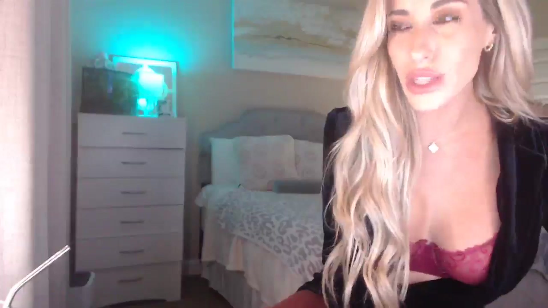 Gallery image thumbnail from Queen_bambii's myfreecams stream on, 12/24/2025, 07:41 image 12 of 20