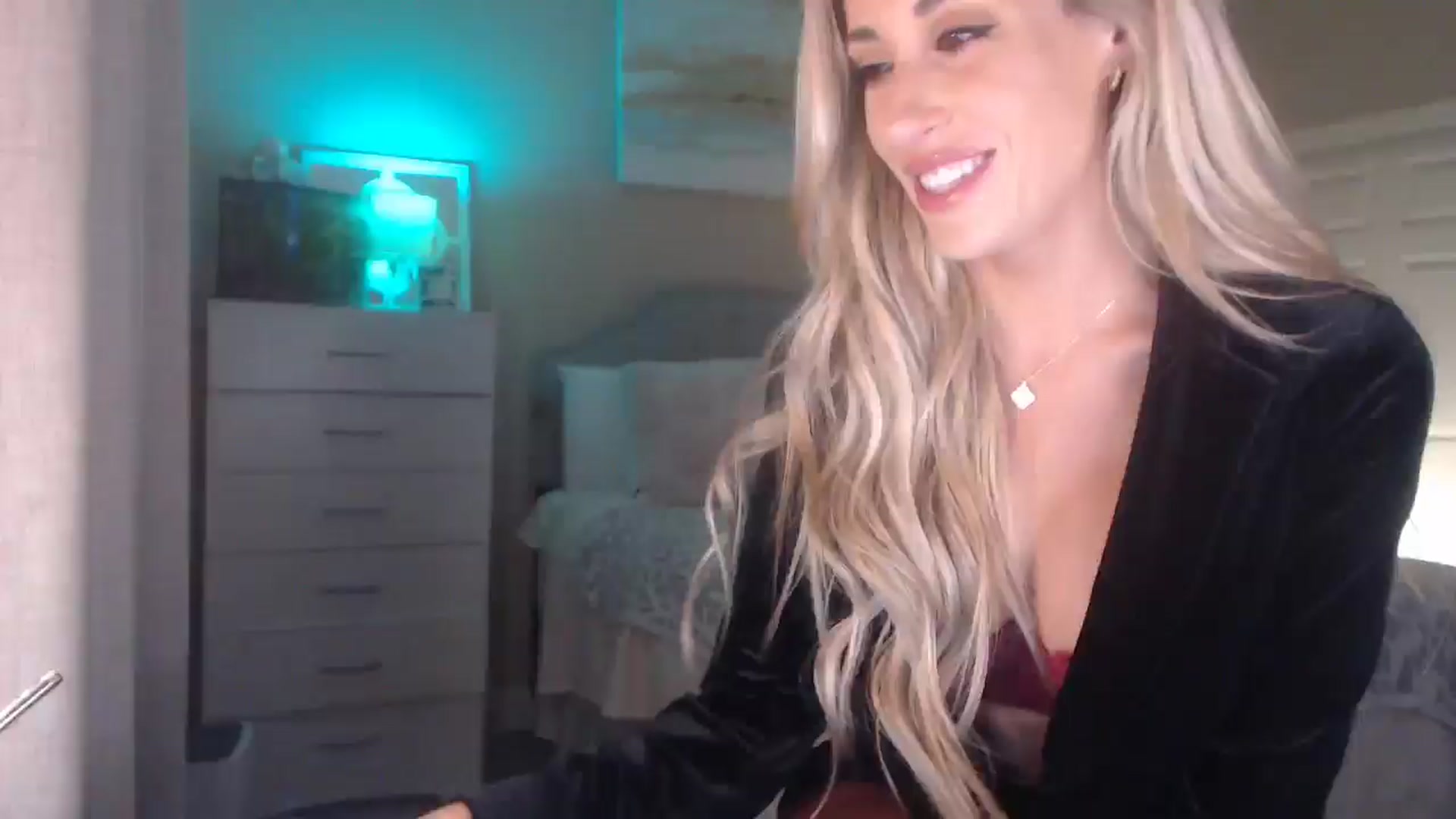 Gallery image thumbnail from Queen_bambii's myfreecams stream on, 12/24/2025, 08:07 image 1 of 20