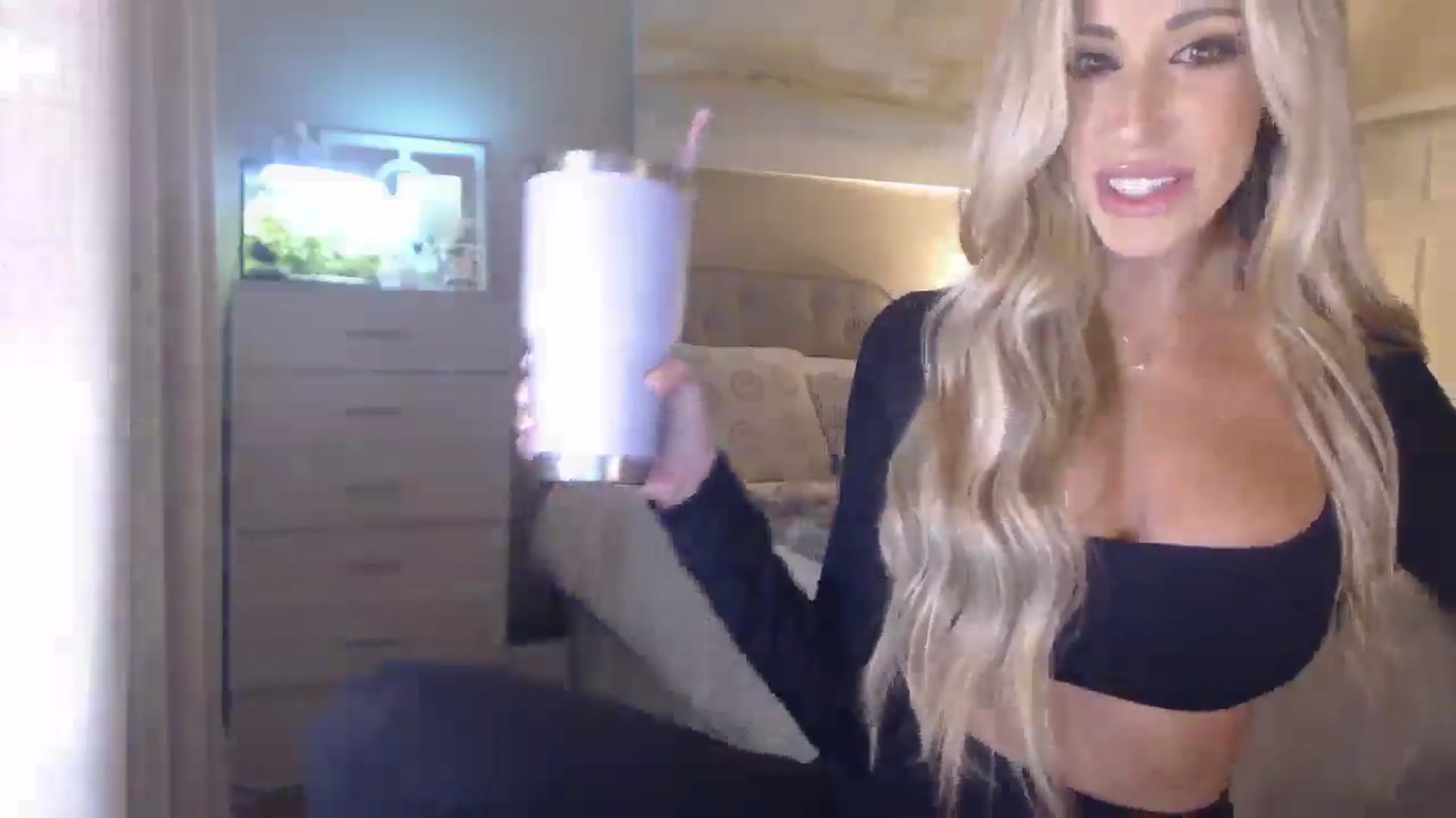Gallery image thumbnail from Queen_bambii's myfreecams stream on, 01/04/2026, 08:11 image 2 of 20