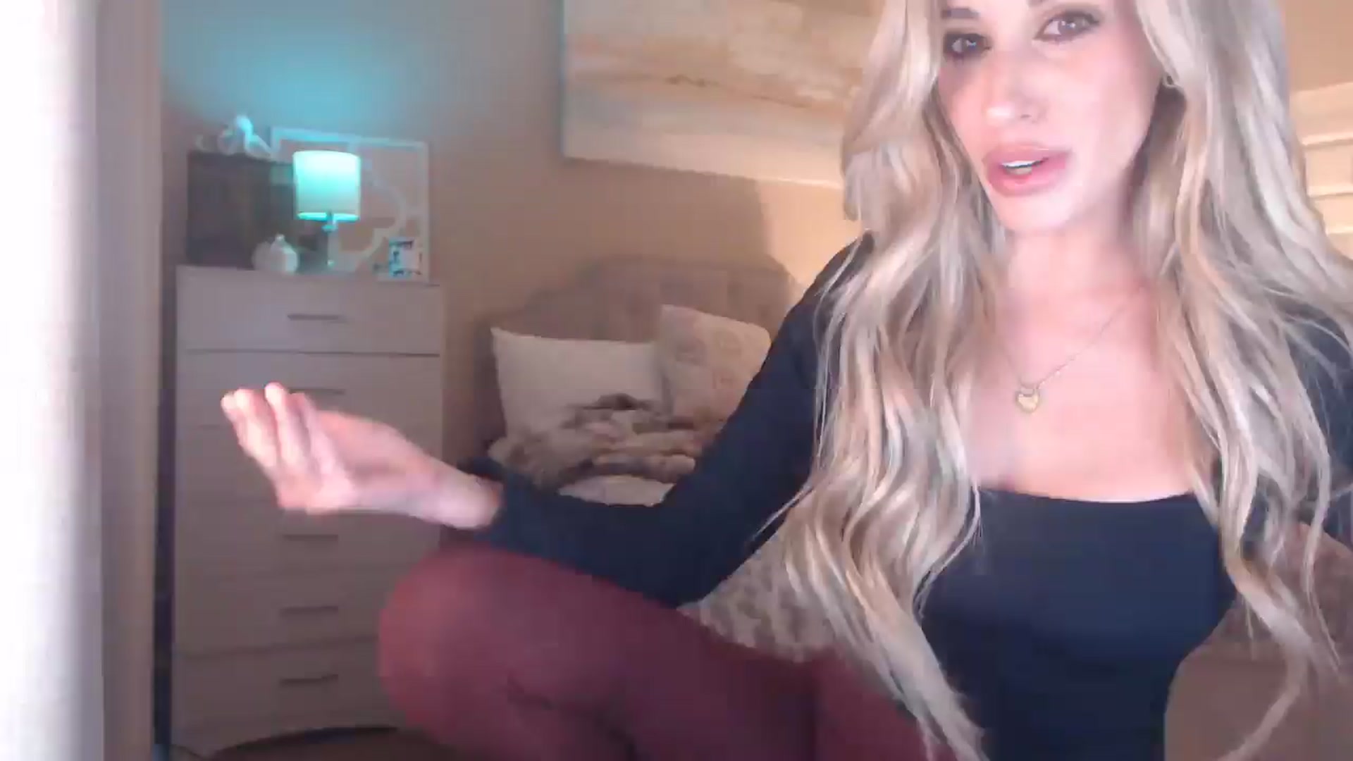 Gallery image thumbnail from Queen_bambii's myfreecams stream on, 01/13/2026, 08:24 image 11 of 20