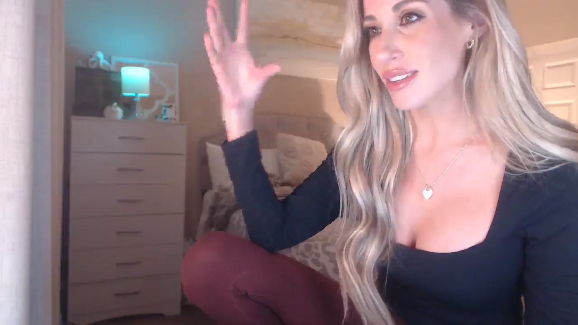 Gallery image thumbnail from Queen_bambii's myfreecams stream on, 01/13/2026, 08:24 image 13 of 20
