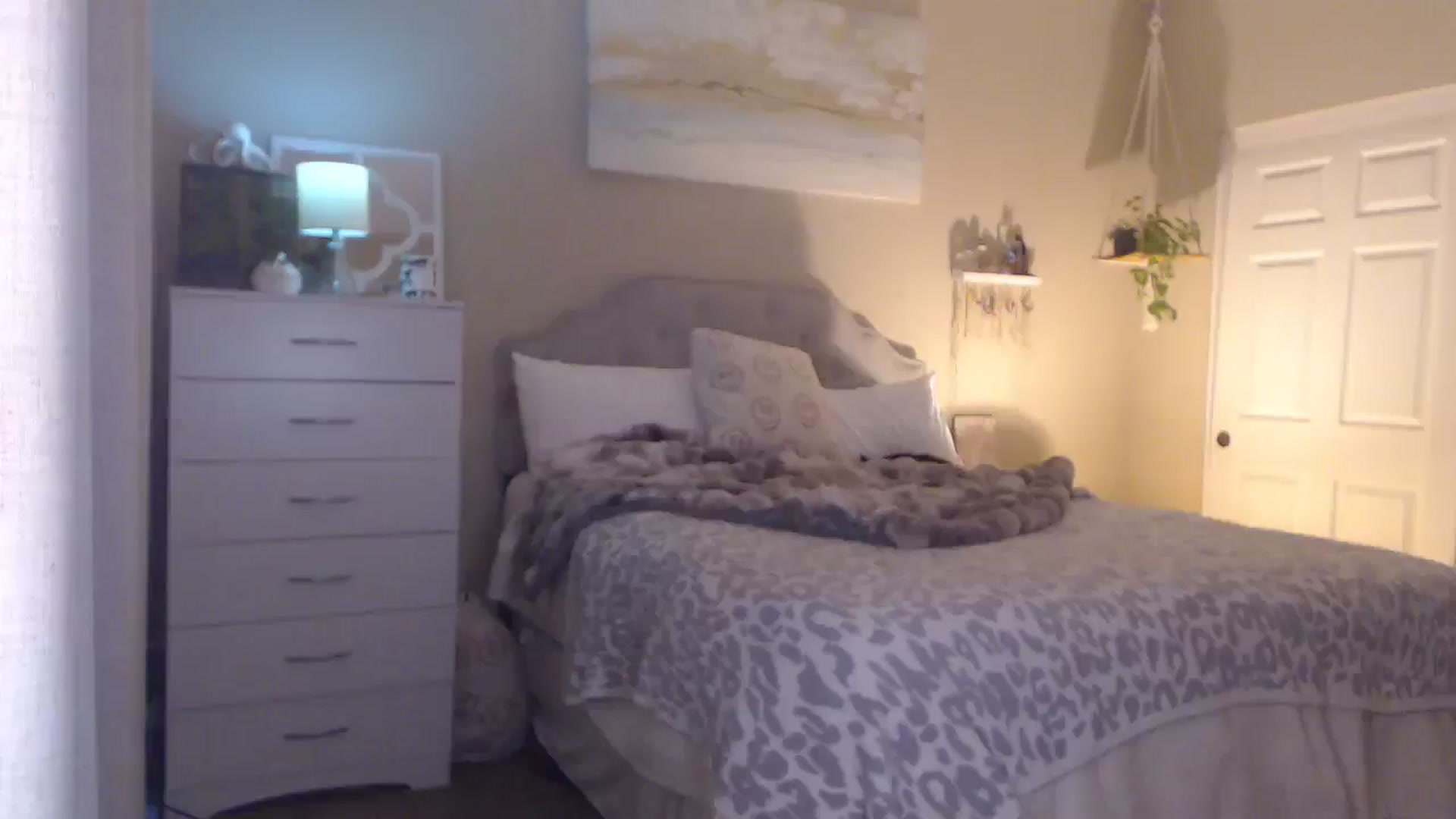 Gallery image thumbnail from Queen_bambii's myfreecams stream on, 01/13/2026, 08:24 image 9 of 20