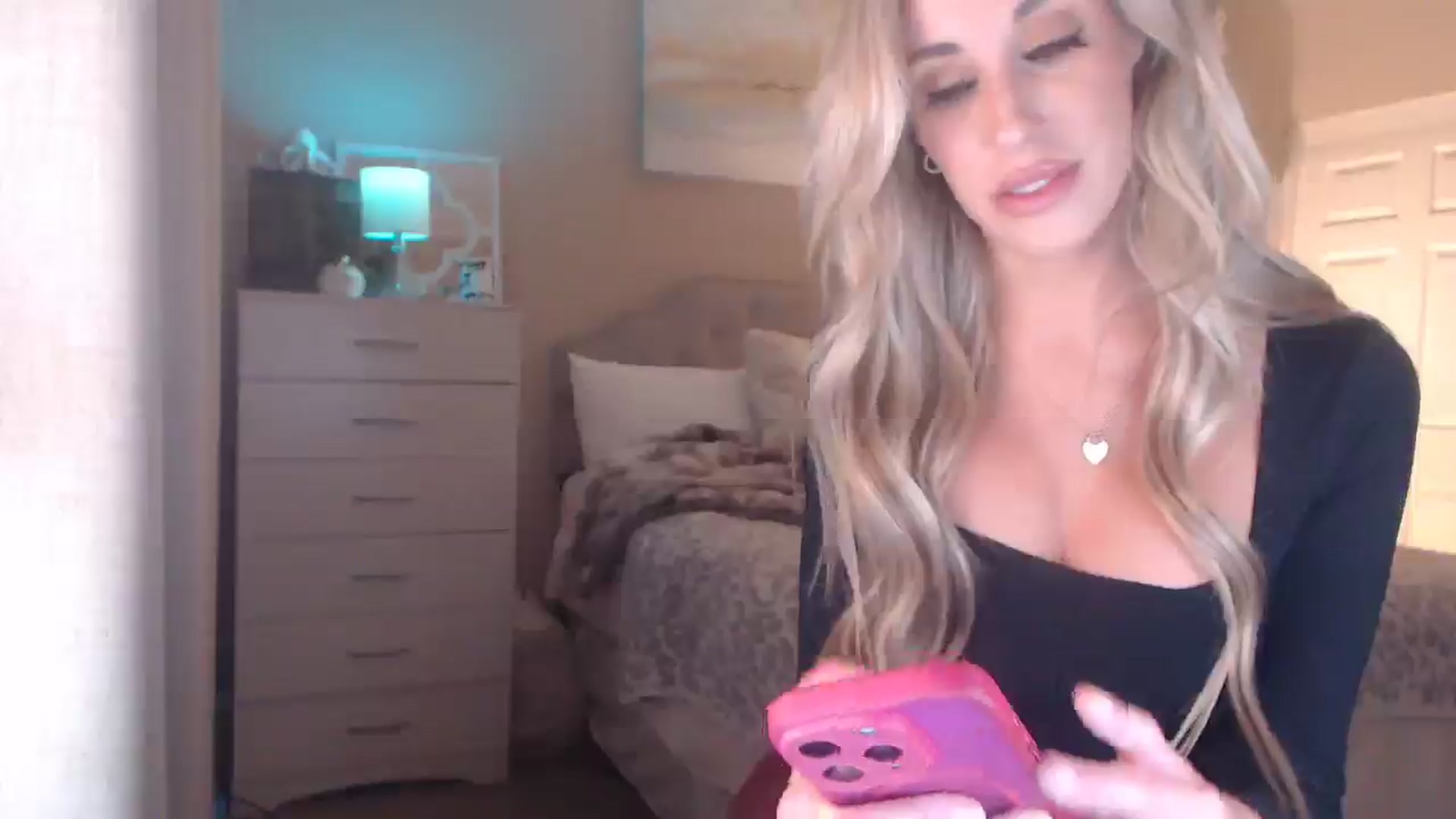 Gallery image thumbnail from Queen_bambii's myfreecams stream on, 01/13/2026, 08:24 image 5 of 20