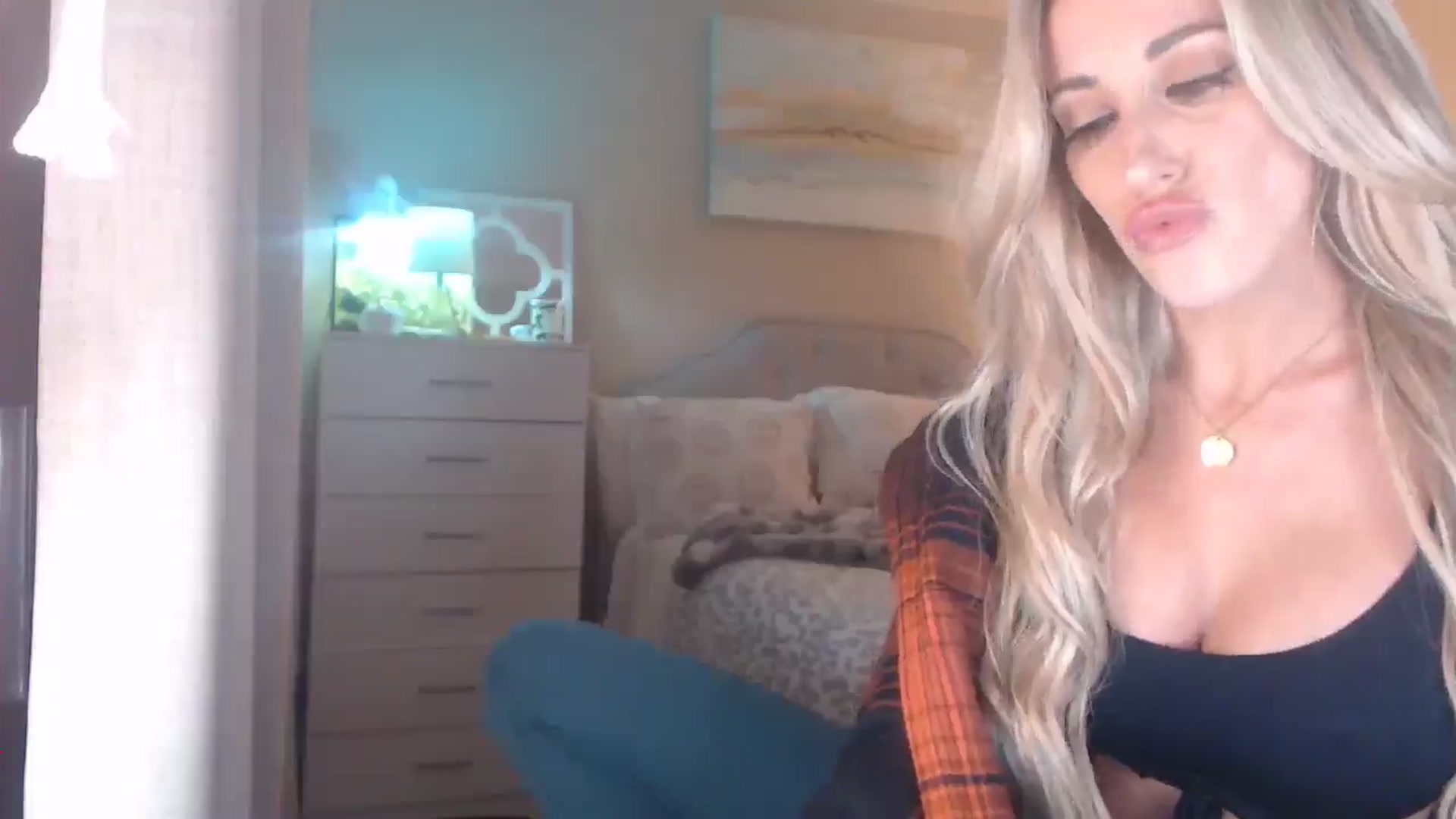 Gallery image thumbnail from Queen_bambii's myfreecams stream on, 01/15/2026, 08:25 image 18 of 20