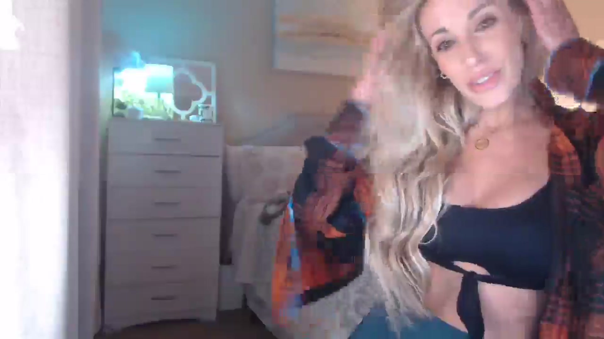 Gallery image thumbnail from Queen_bambii's myfreecams stream on, 01/15/2026, 08:25 image 4 of 20