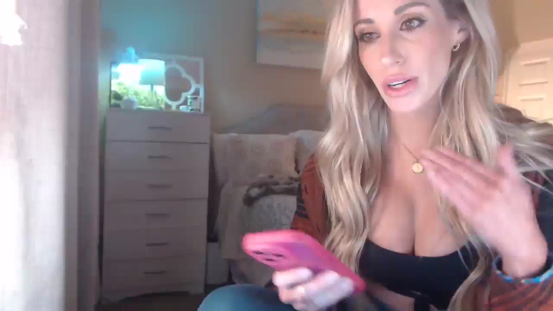 Gallery image thumbnail from Queen_bambii's myfreecams stream on, 01/15/2026, 08:25 image 1 of 20