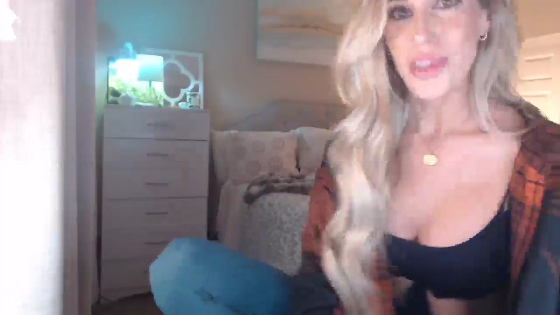 Gallery image thumbnail from Queen_bambii's myfreecams stream on, 01/15/2026, 08:25 image 6 of 20