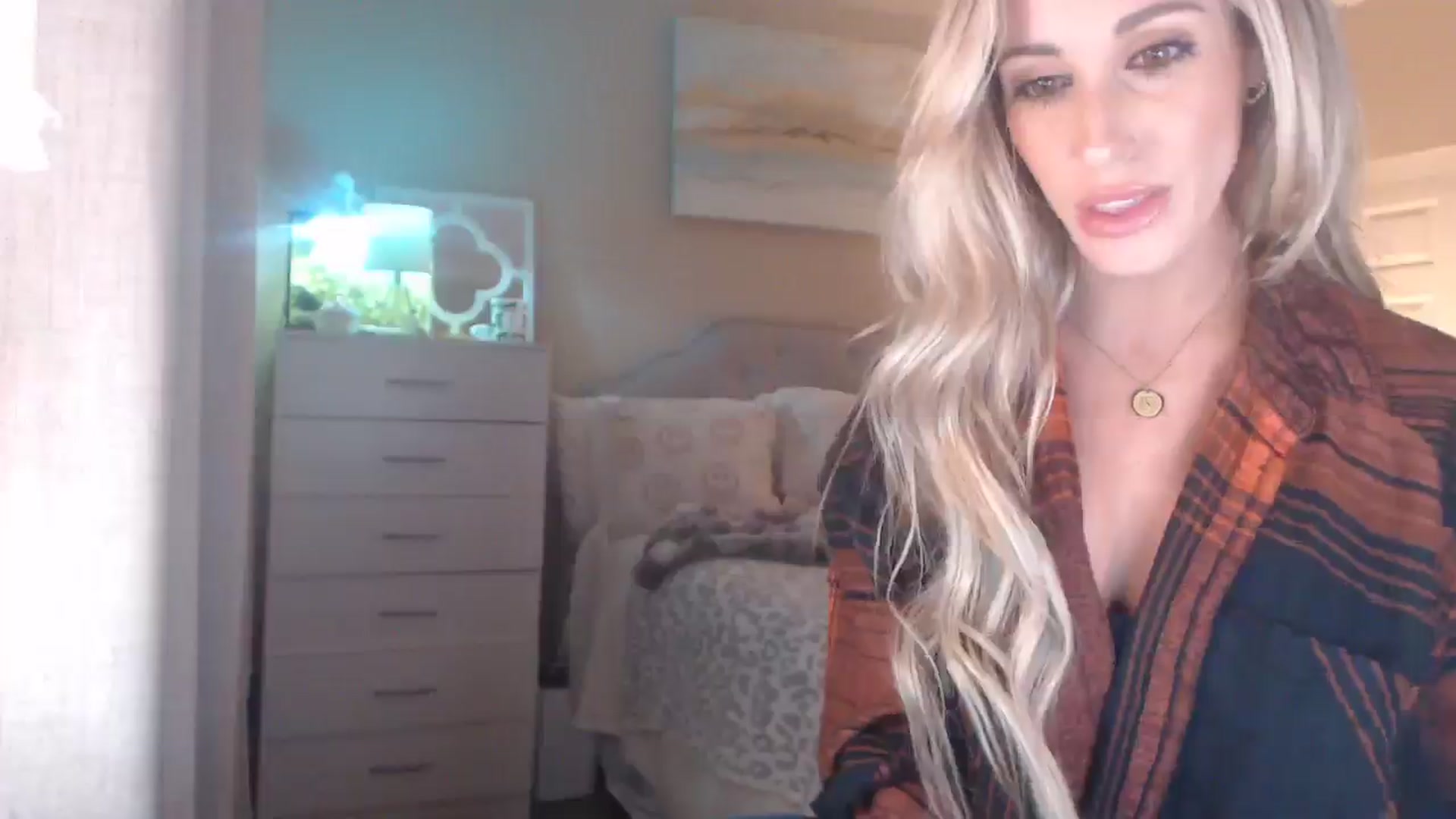 Gallery image thumbnail from Queen_bambii's myfreecams stream on, 01/15/2026, 08:25 image 11 of 20