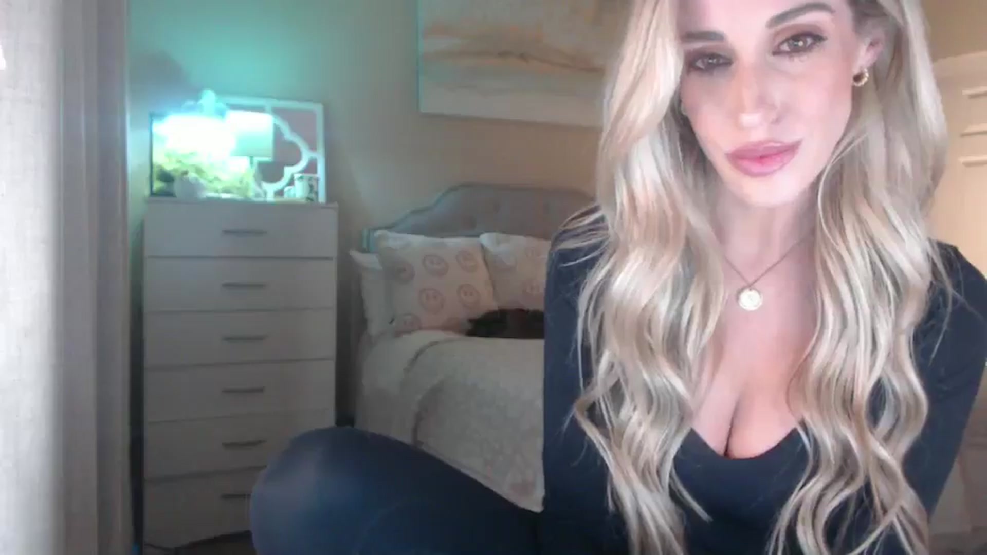 Gallery image thumbnail from Queen_bambii's myfreecams stream on, 01/31/2026, 06:05 image 19 of 20