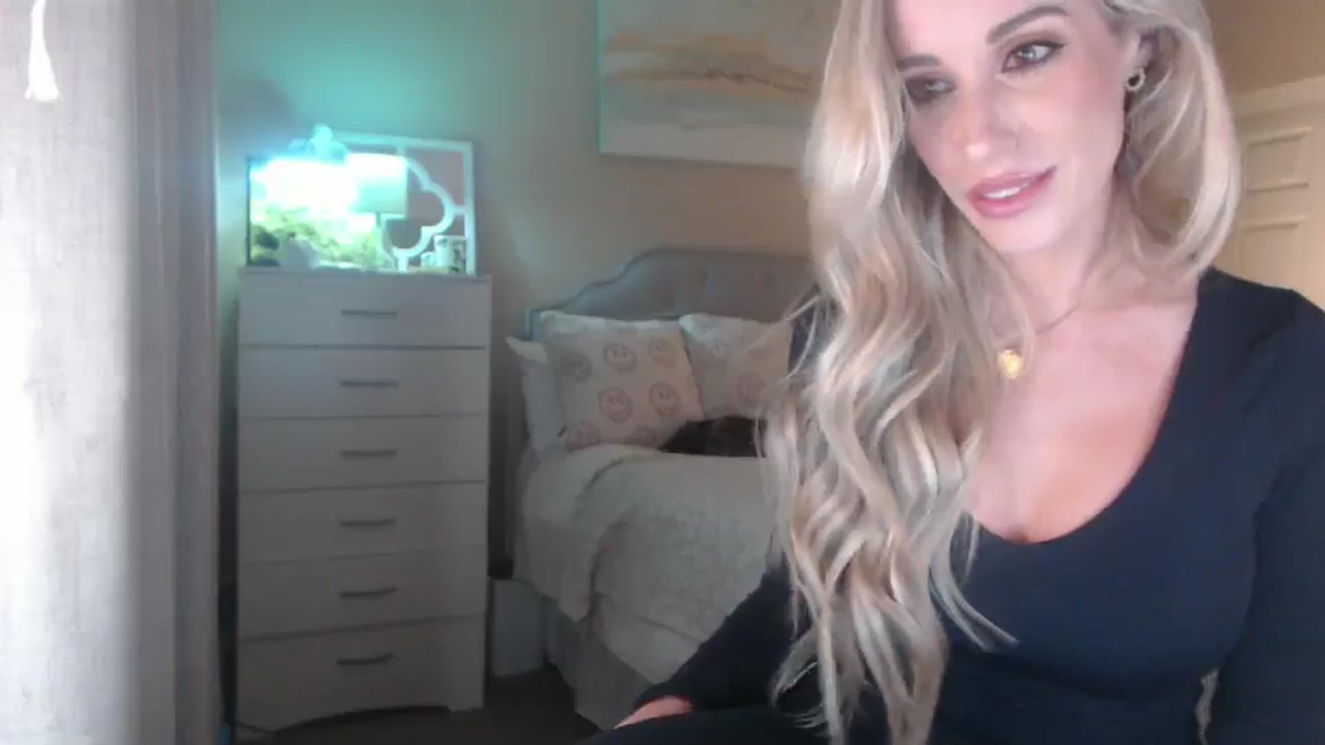 Gallery image thumbnail from Queen_bambii's myfreecams stream on, 01/31/2026, 06:05 image 14 of 20
