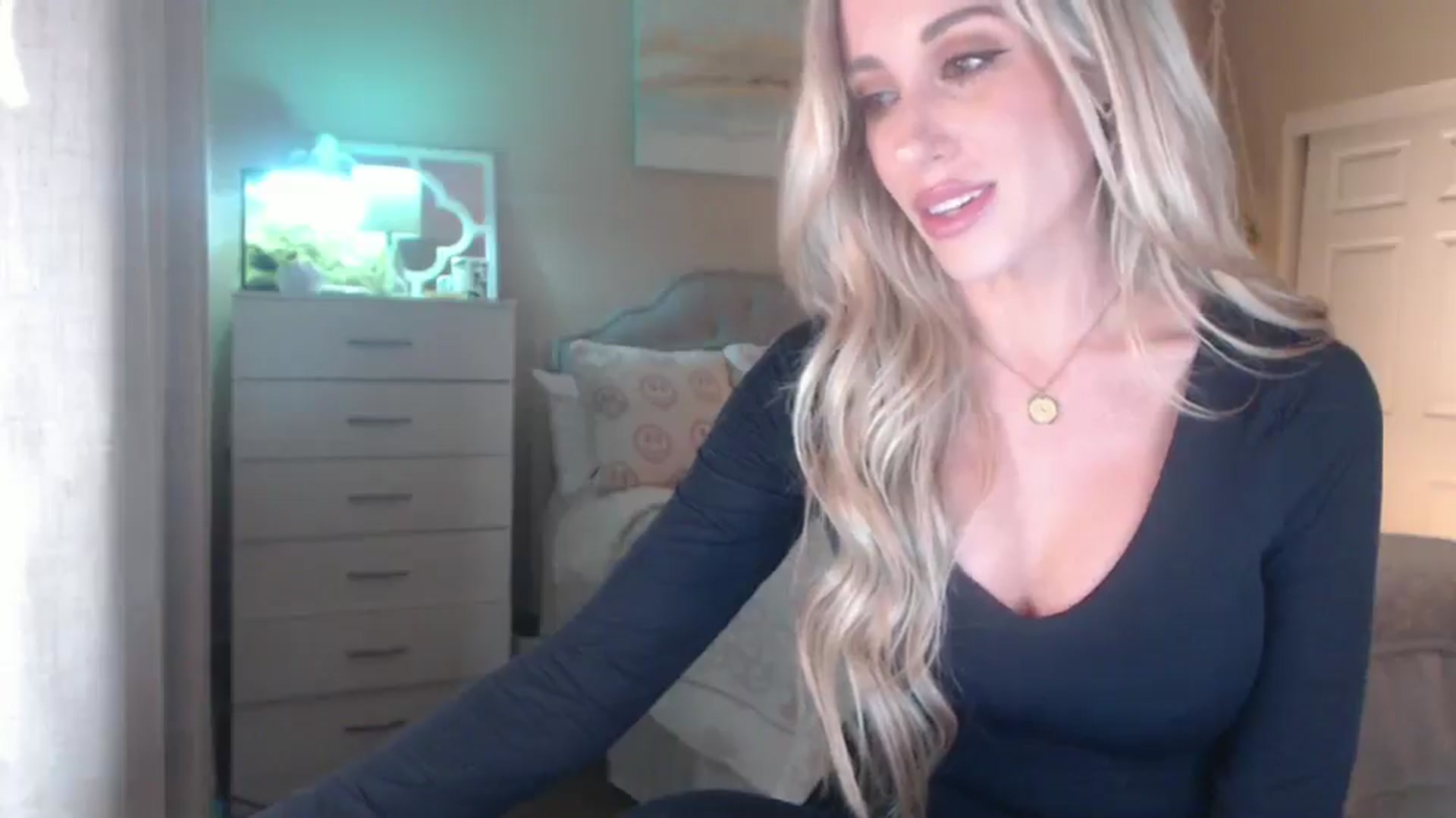 Gallery image thumbnail from Queen_bambii's myfreecams stream on, 01/31/2026, 06:05 image 7 of 20