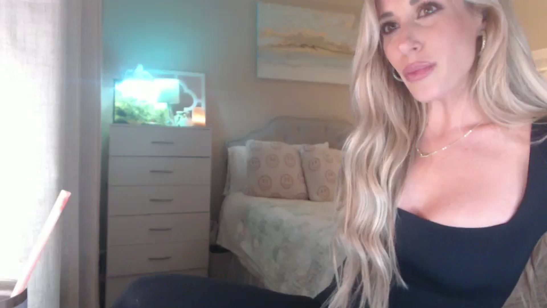 Gallery image thumbnail from Queen_bambii's myfreecams stream on, 02/11/2026, 08:57 image 18 of 20
