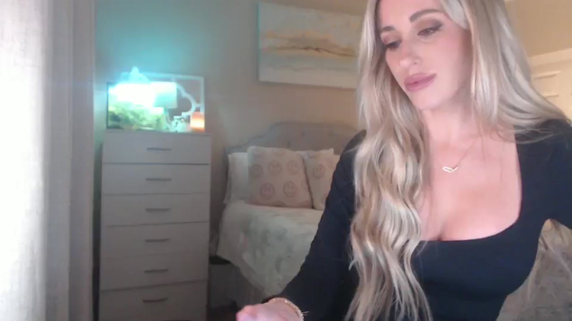 Gallery image thumbnail from Queen_bambii's myfreecams stream on, 02/11/2026, 08:57 image 4 of 20
