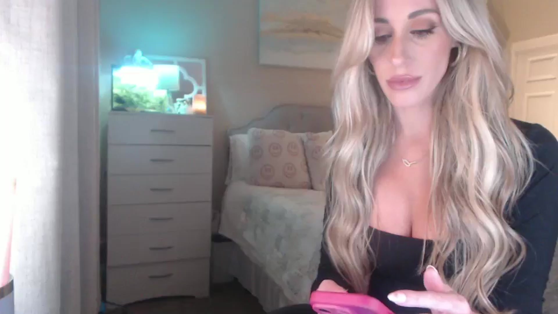 Gallery image thumbnail from Queen_bambii's myfreecams stream on, 02/11/2026, 08:57 image 9 of 20
