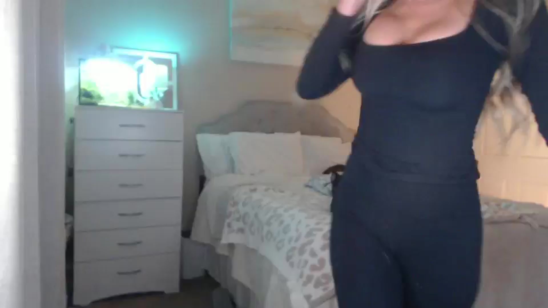 Gallery image thumbnail from Queen_bambii's myfreecams stream on, 03/05/2026, 08:32 image 12 of 20