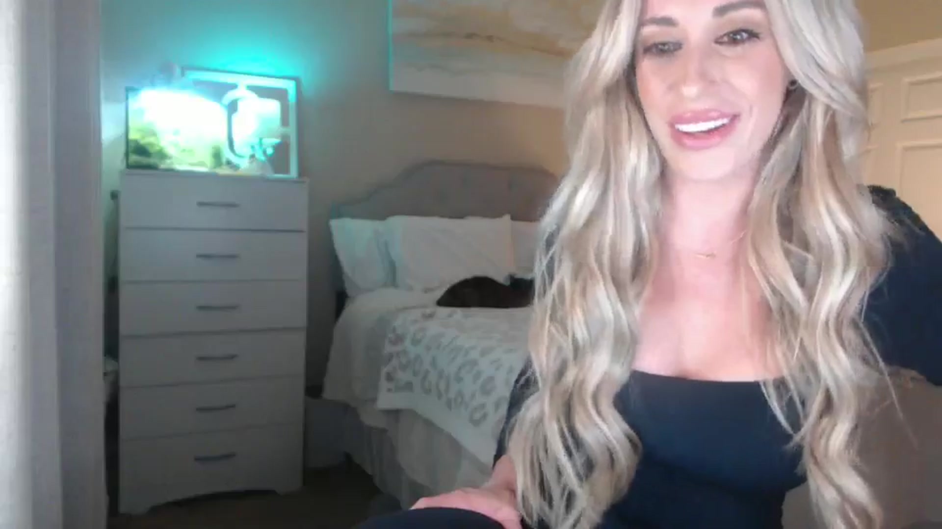 Gallery image thumbnail from Queen_bambii's myfreecams stream on, 03/05/2026, 08:32 image 3 of 20