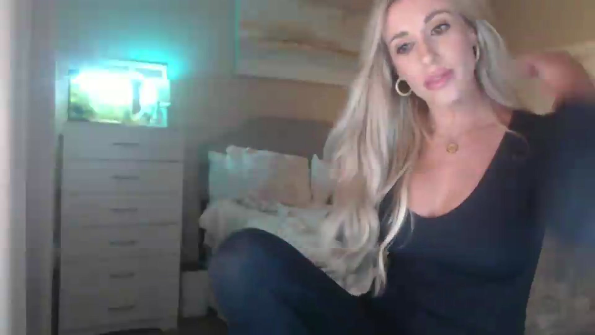Gallery image thumbnail from Queen_bambii's myfreecams stream on, 03/25/2026, 06:48 image 2 of 20