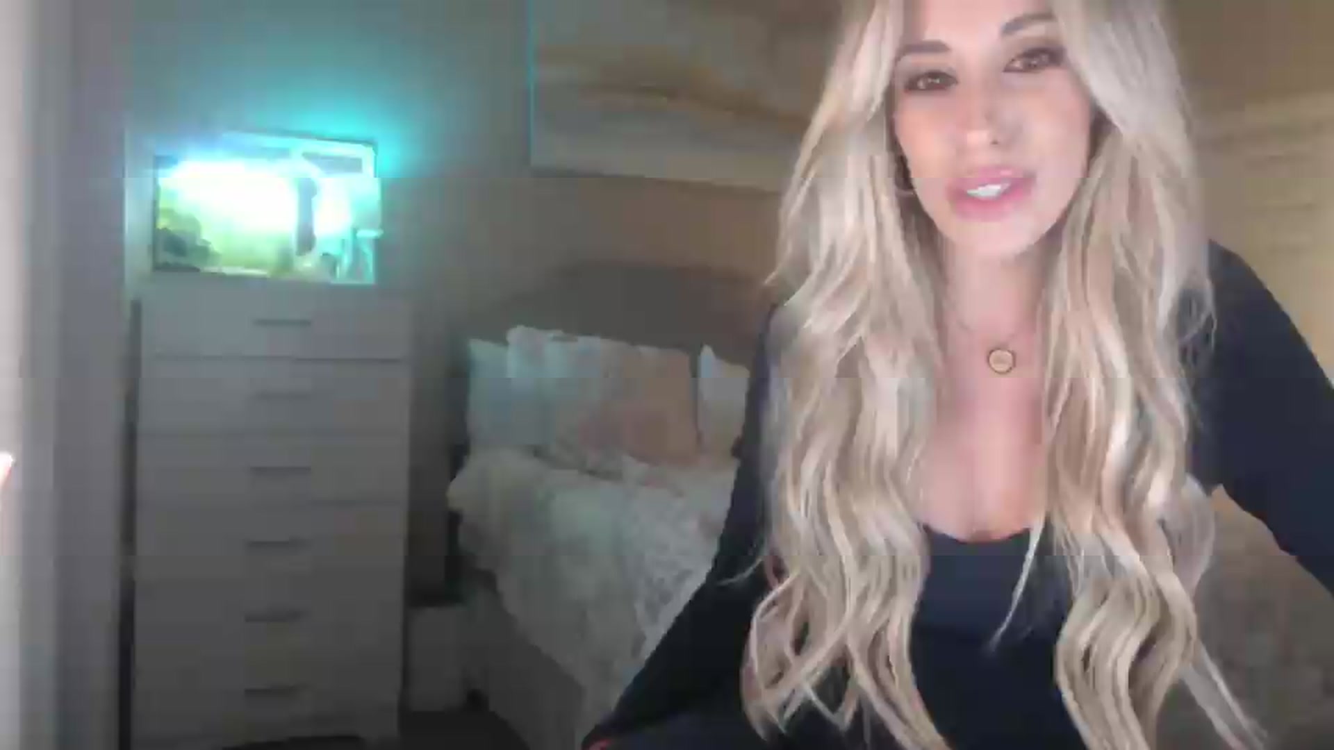 Gallery image thumbnail from Queen_bambii's myfreecams stream on, 03/25/2026, 06:48 image 1 of 20