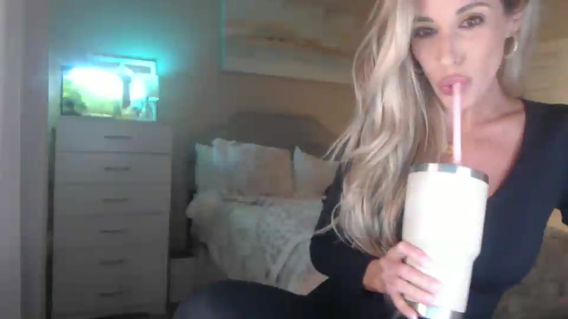 Gallery image thumbnail from Queen_bambii's myfreecams stream on, 03/25/2026, 06:48 image 16 of 20