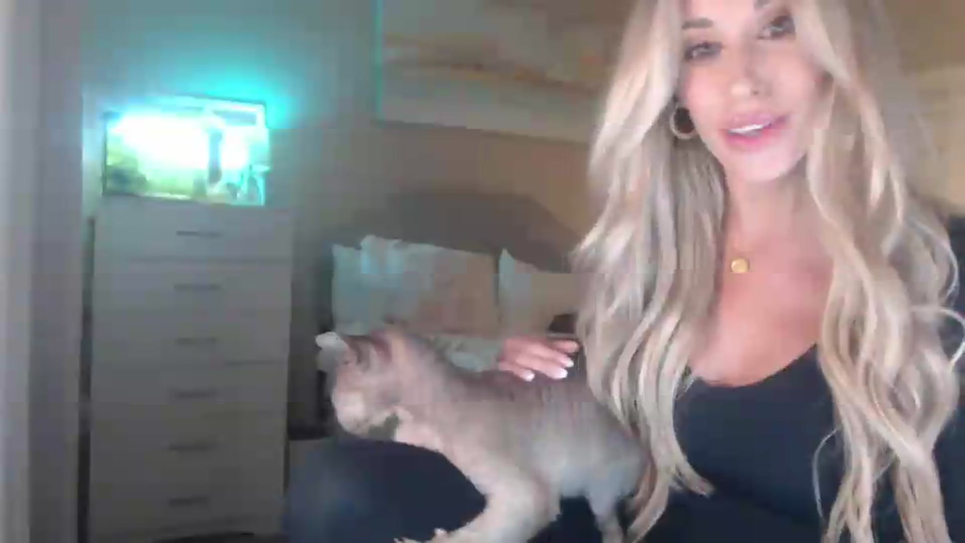 Gallery image thumbnail from Queen_bambii's myfreecams stream on, 03/25/2026, 06:48 image 19 of 20