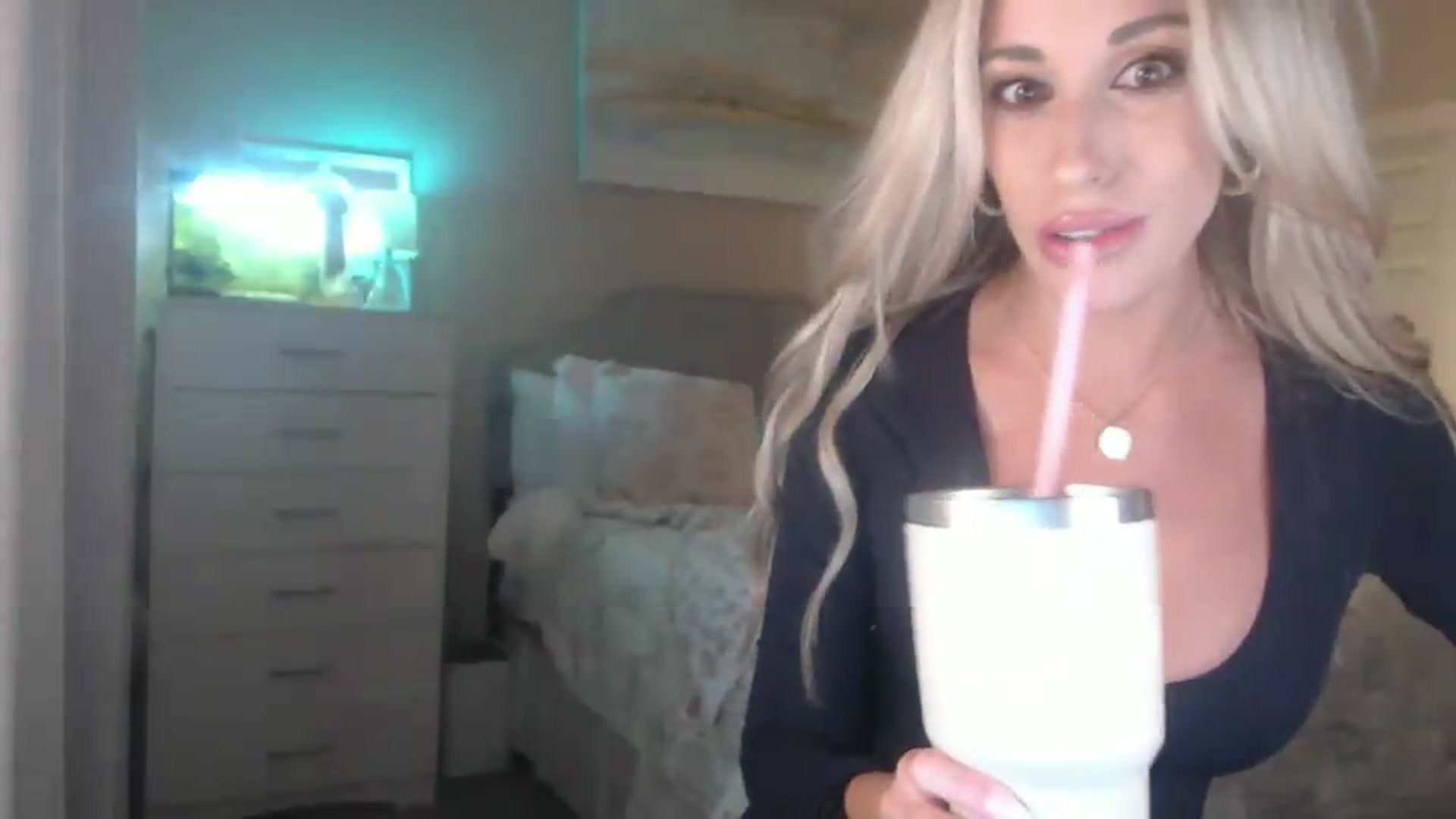Gallery image thumbnail from Queen_bambii's myfreecams stream on, 03/25/2026, 06:48 image 7 of 20