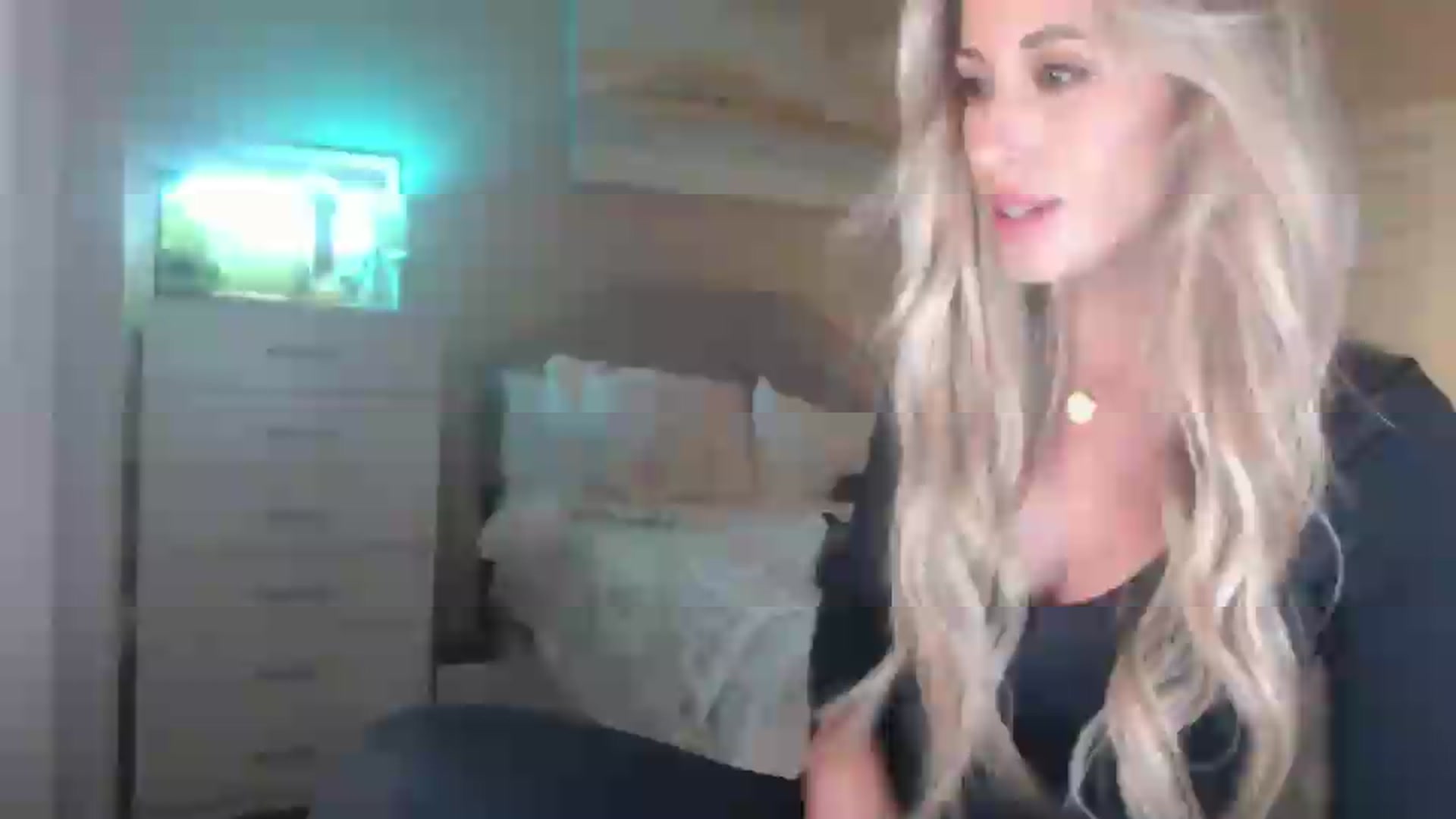 Gallery image thumbnail from Queen_bambii's myfreecams stream on, 03/25/2026, 06:48 image 17 of 20