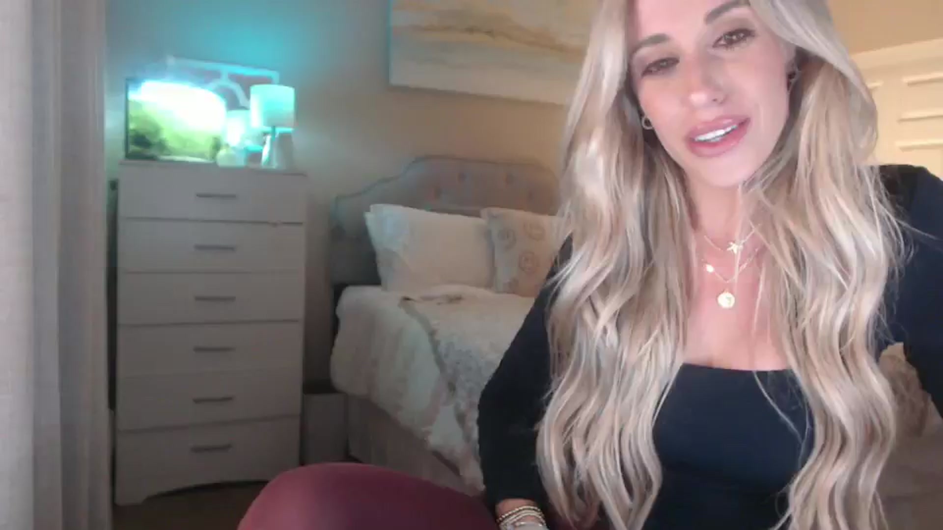 Gallery image thumbnail from Queen_bambii's myfreecams stream on, 04/08/2026, 06:26 image 20 of 20