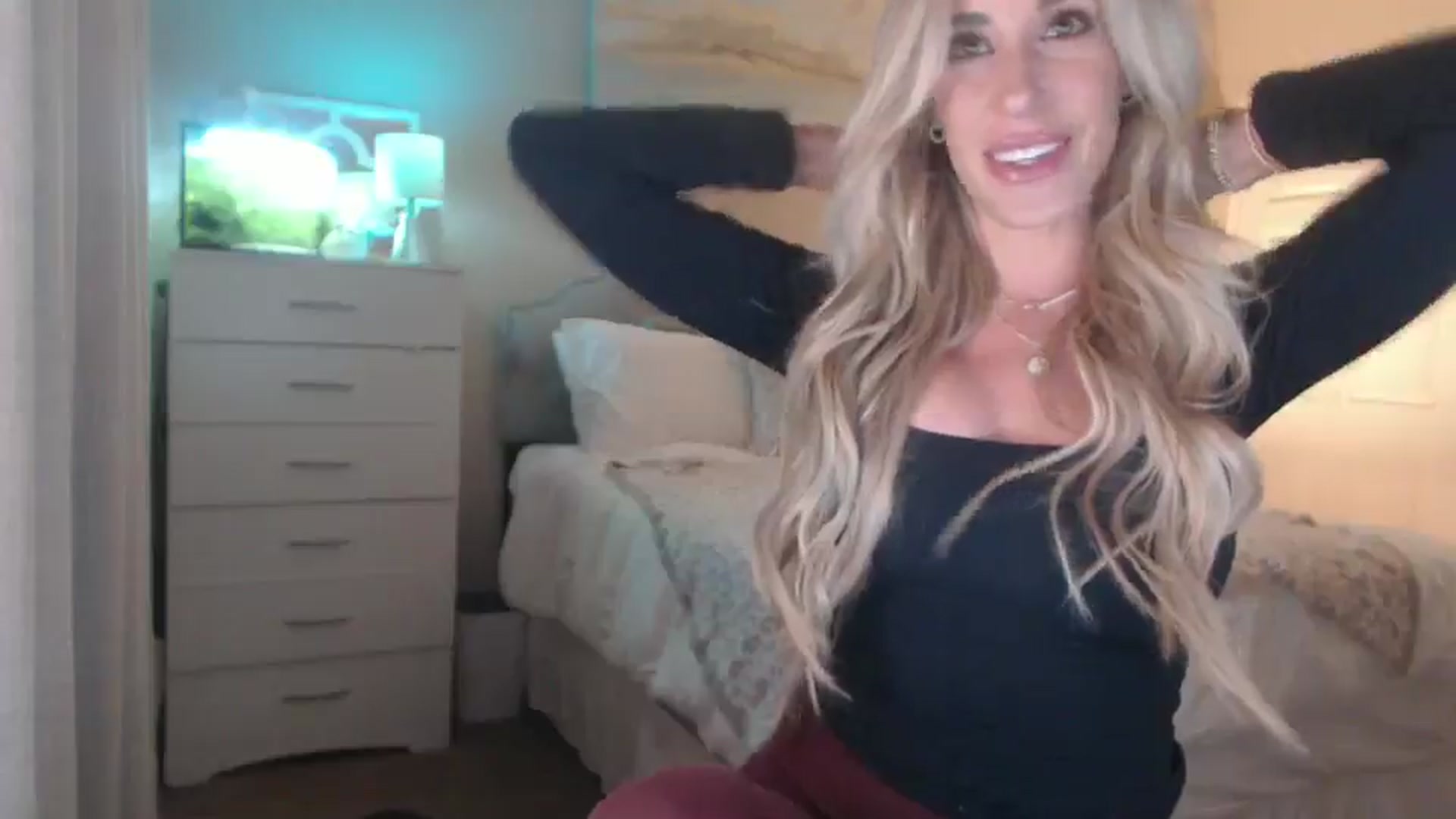 Gallery image thumbnail from Queen_bambii's myfreecams stream on, 04/08/2026, 06:26 image 5 of 20