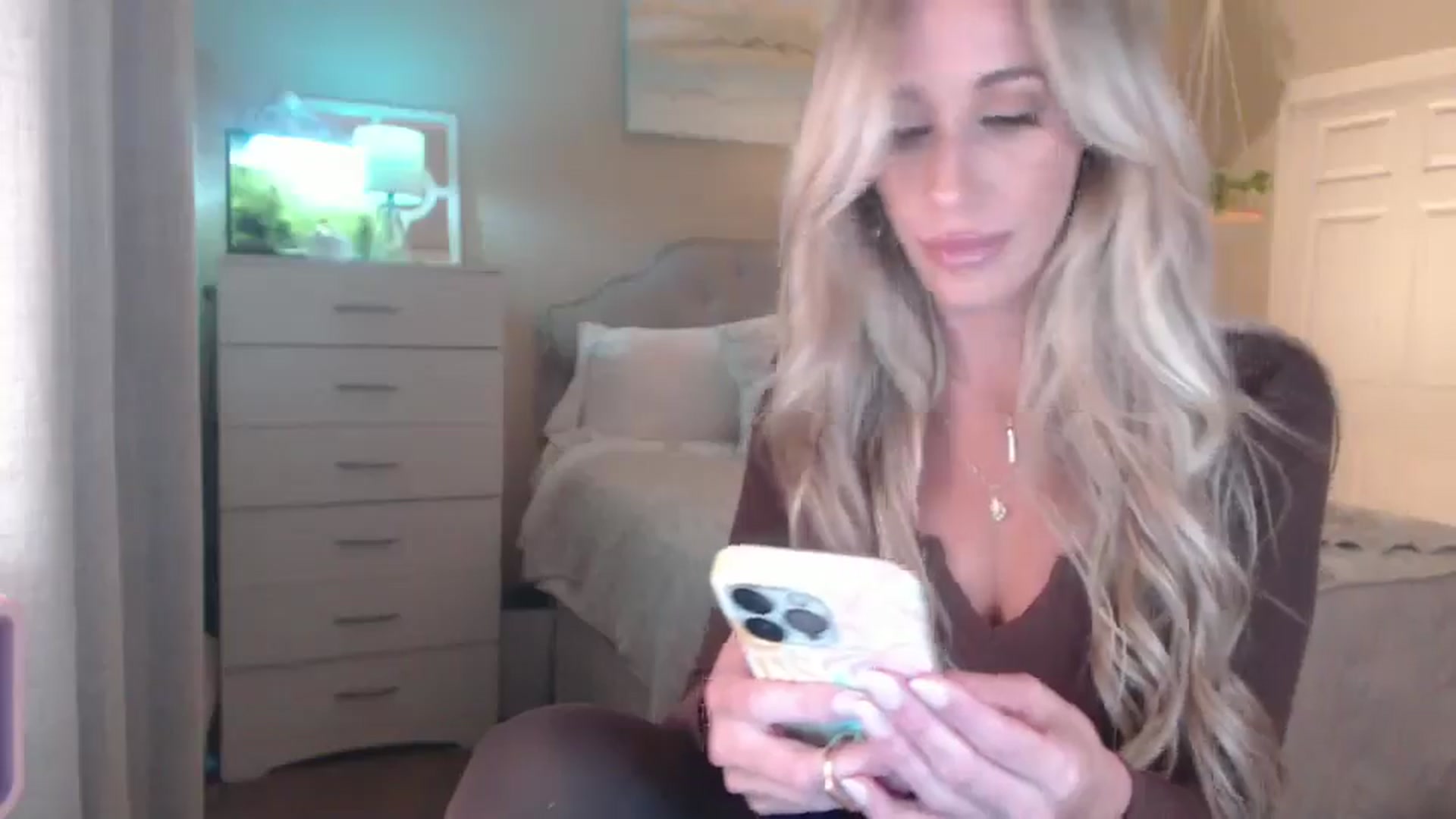 Gallery image thumbnail from Queen_bambii's myfreecams stream on, 04/14/2026, 06:33 image 8 of 20