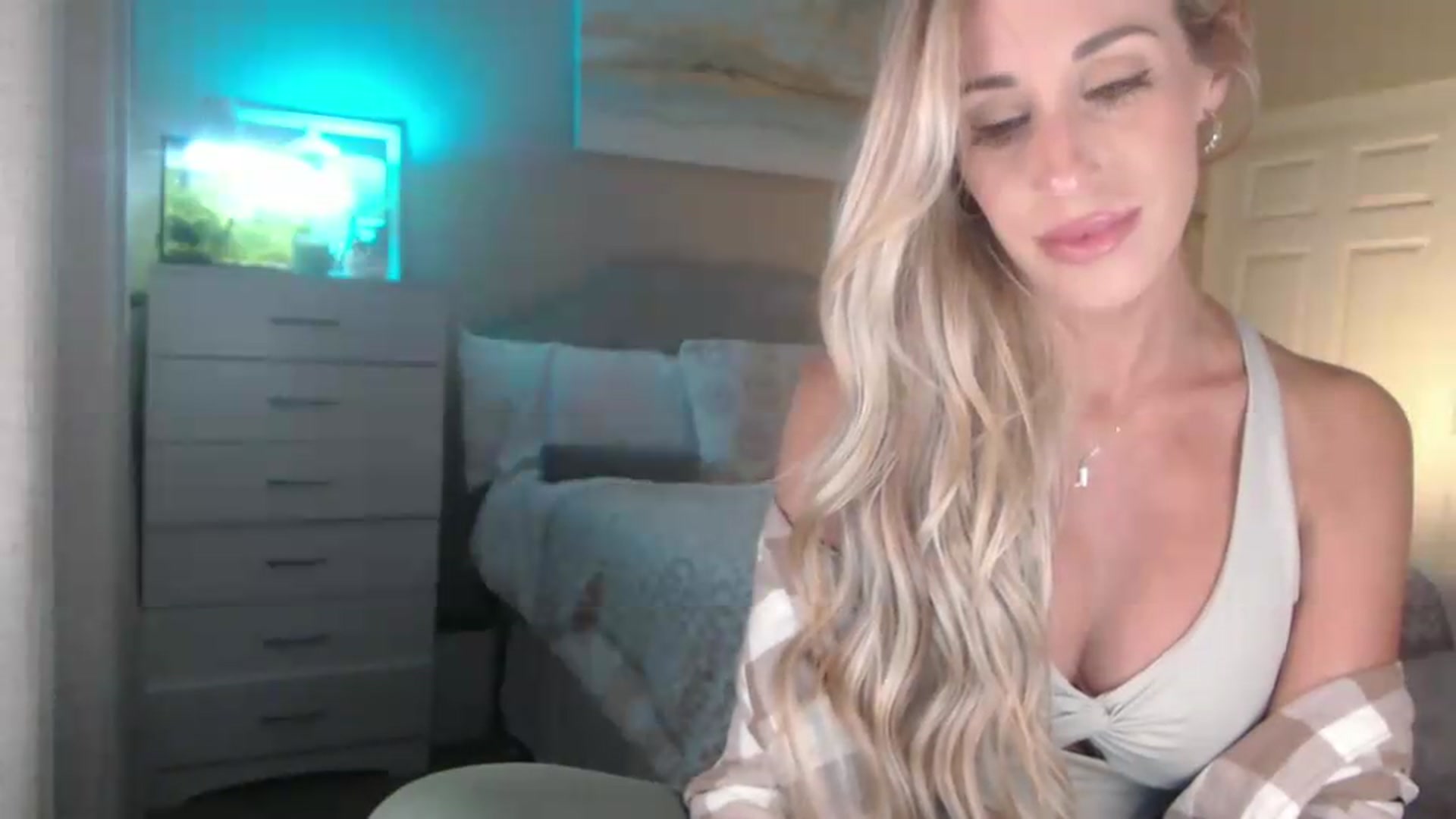 Gallery image thumbnail from Queen_bambii's myfreecams stream on, 05/21/2026, 07:57 image 10 of 20