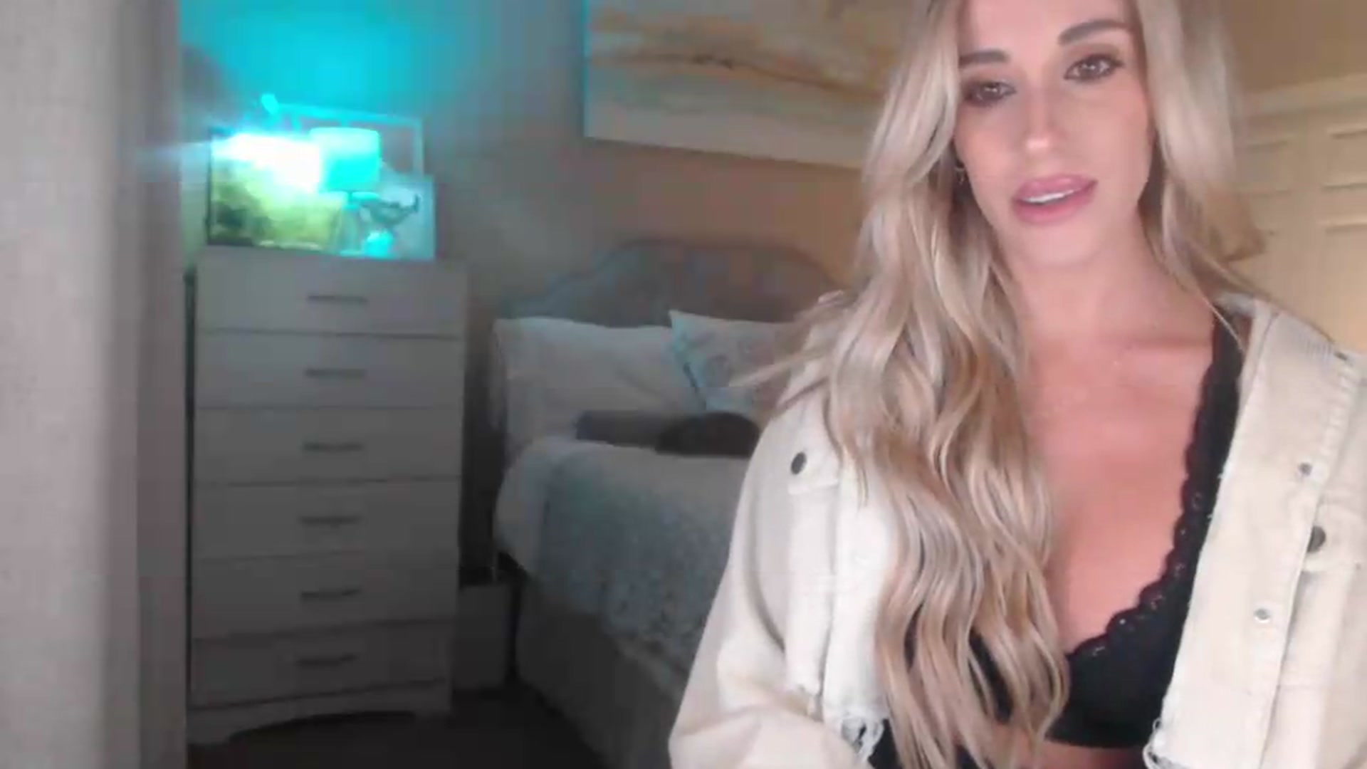 Gallery image thumbnail from Queen_bambii's myfreecams stream on, 05/30/2026, 07:33 image 2 of 20