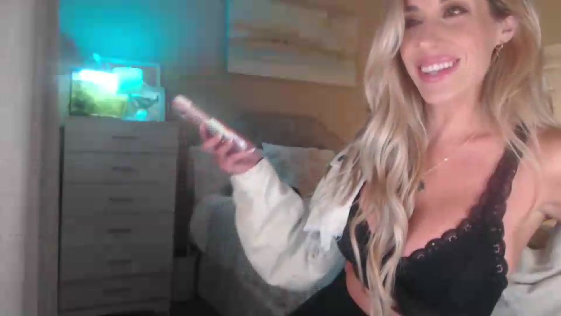 Gallery image thumbnail from Queen_bambii's myfreecams stream on, 05/30/2026, 07:33 image 5 of 20