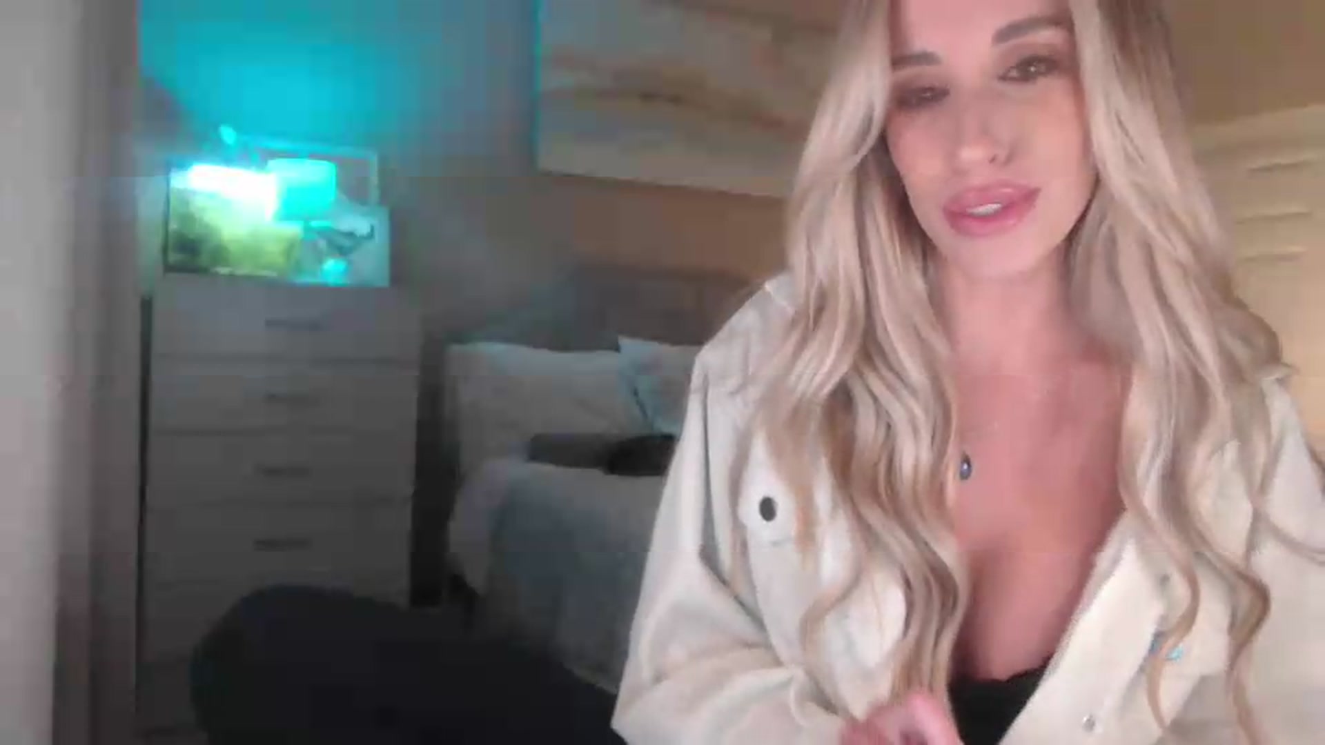 Gallery image thumbnail from Queen_bambii's myfreecams stream on, 05/30/2026, 07:33 image 6 of 20