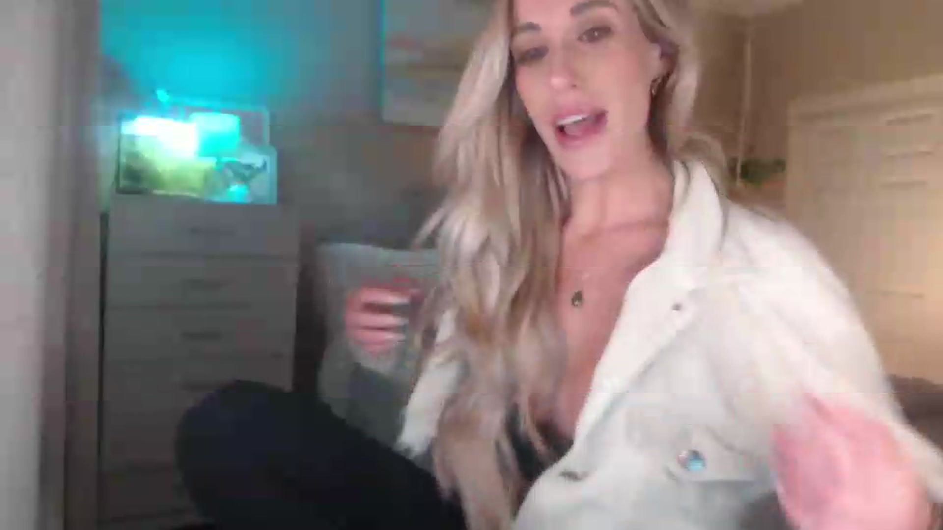 Gallery image thumbnail from Queen_bambii's myfreecams stream on, 05/30/2026, 07:33 image 7 of 20