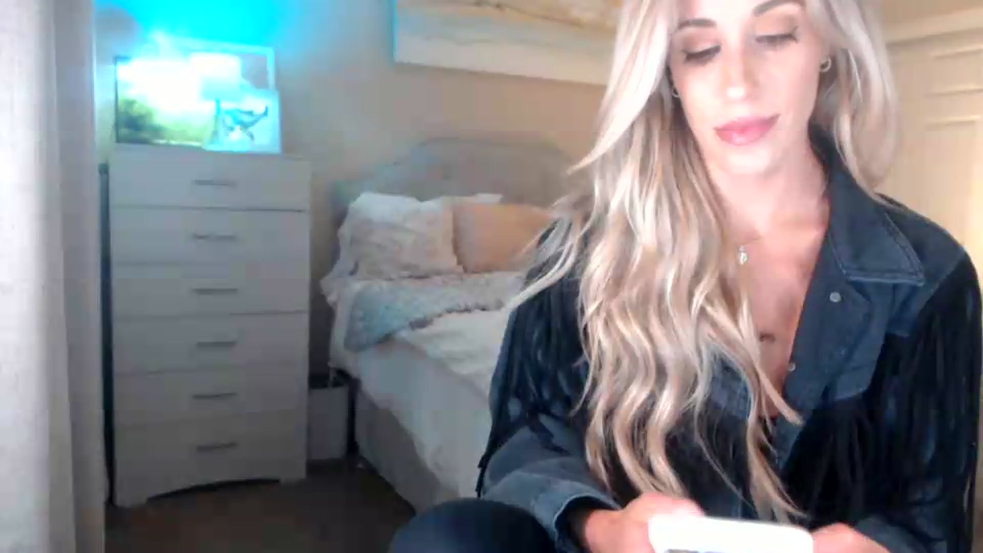 Gallery image thumbnail from Queen_bambii's myfreecams stream on, 06/07/2026, 05:32 image 19 of 20