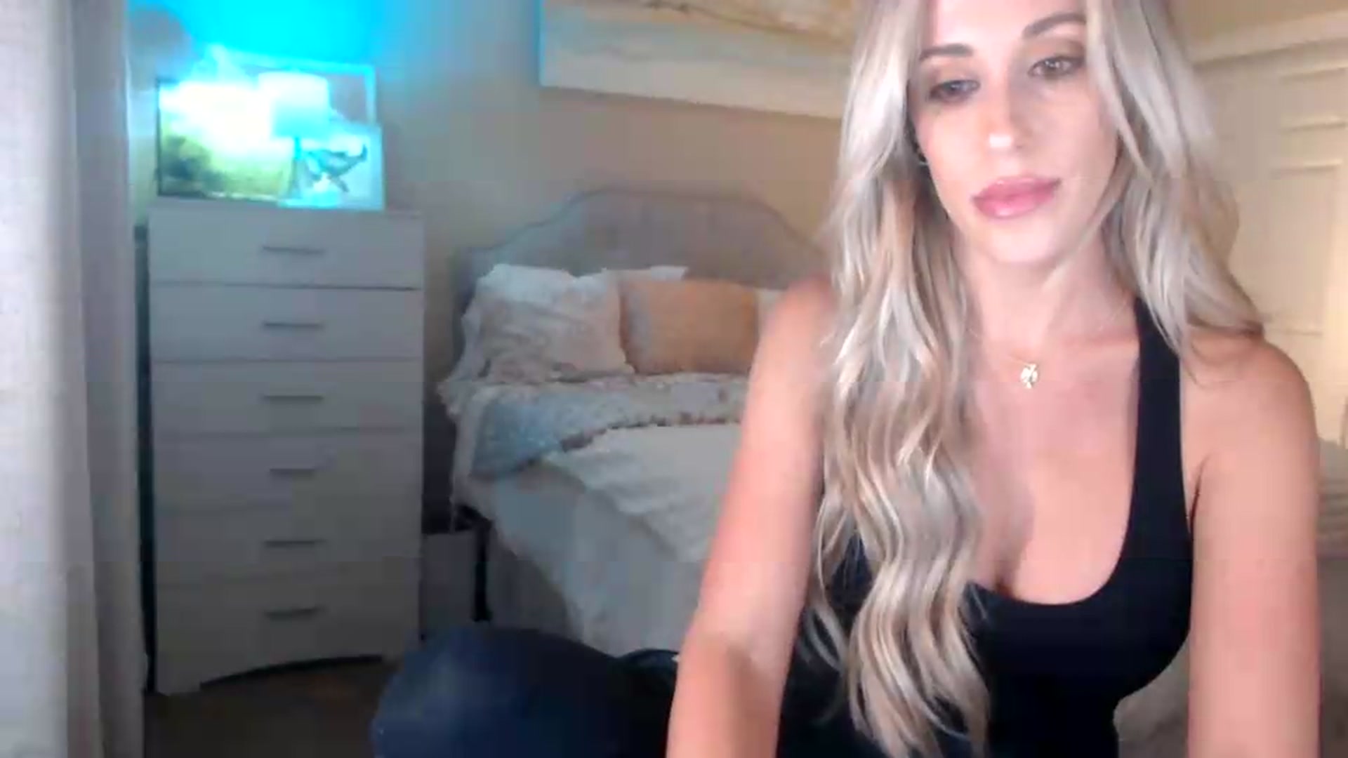 Gallery image thumbnail from Queen_bambii's myfreecams stream on, 06/07/2026, 05:32 image 20 of 20
