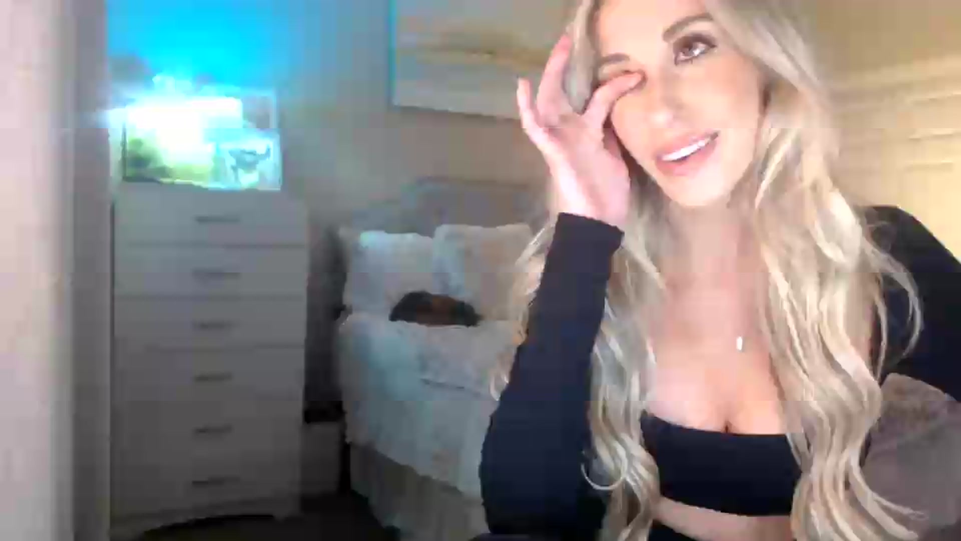 Gallery image thumbnail from Queen_bambii's myfreecams stream on, 06/11/2026, 05:00 image 10 of 20