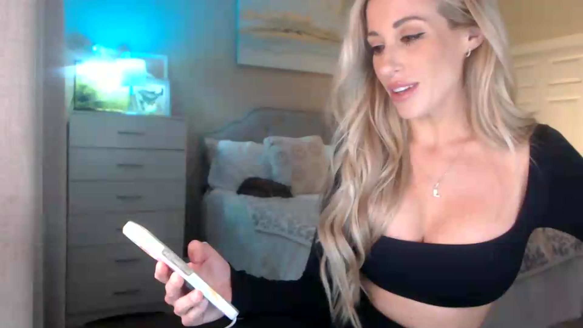 Gallery image thumbnail from Queen_bambii's myfreecams stream on, 06/11/2026, 05:00 image 6 of 20