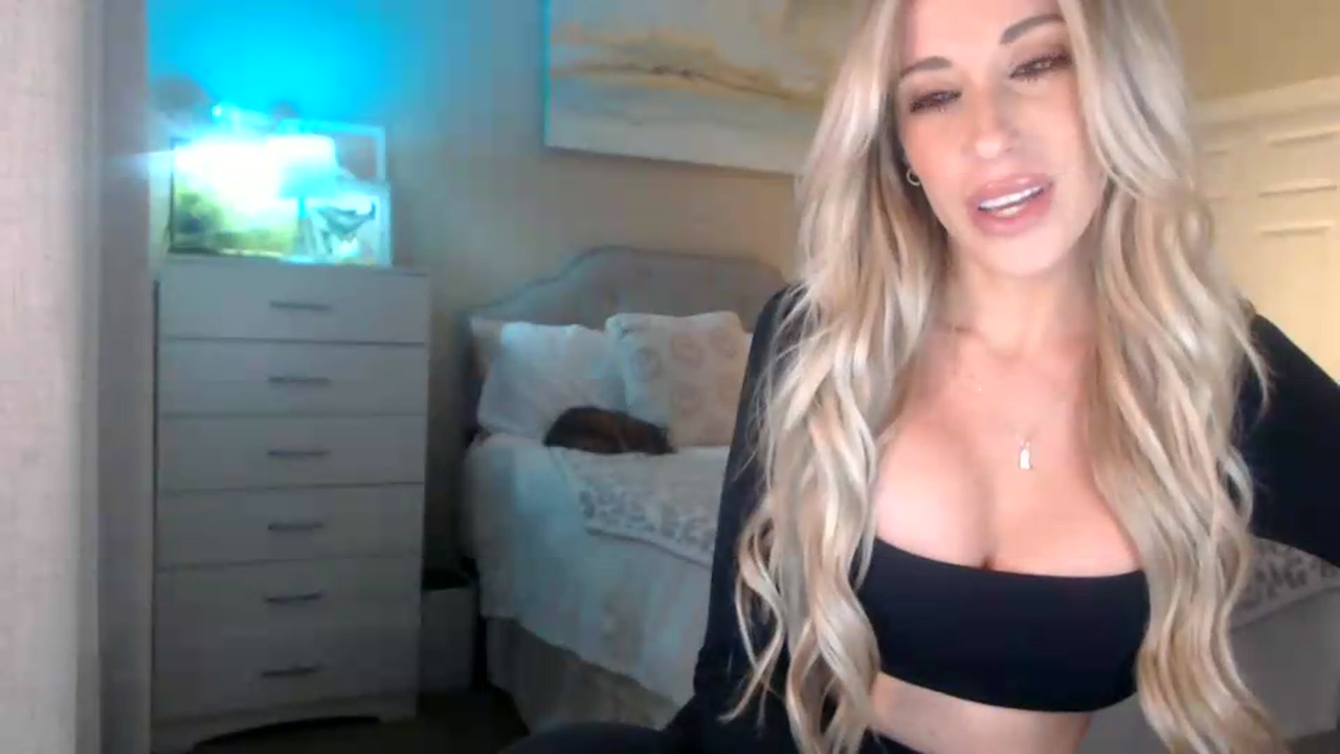 Gallery image thumbnail from Queen_bambii's myfreecams stream on, 06/11/2026, 05:00 image 2 of 20