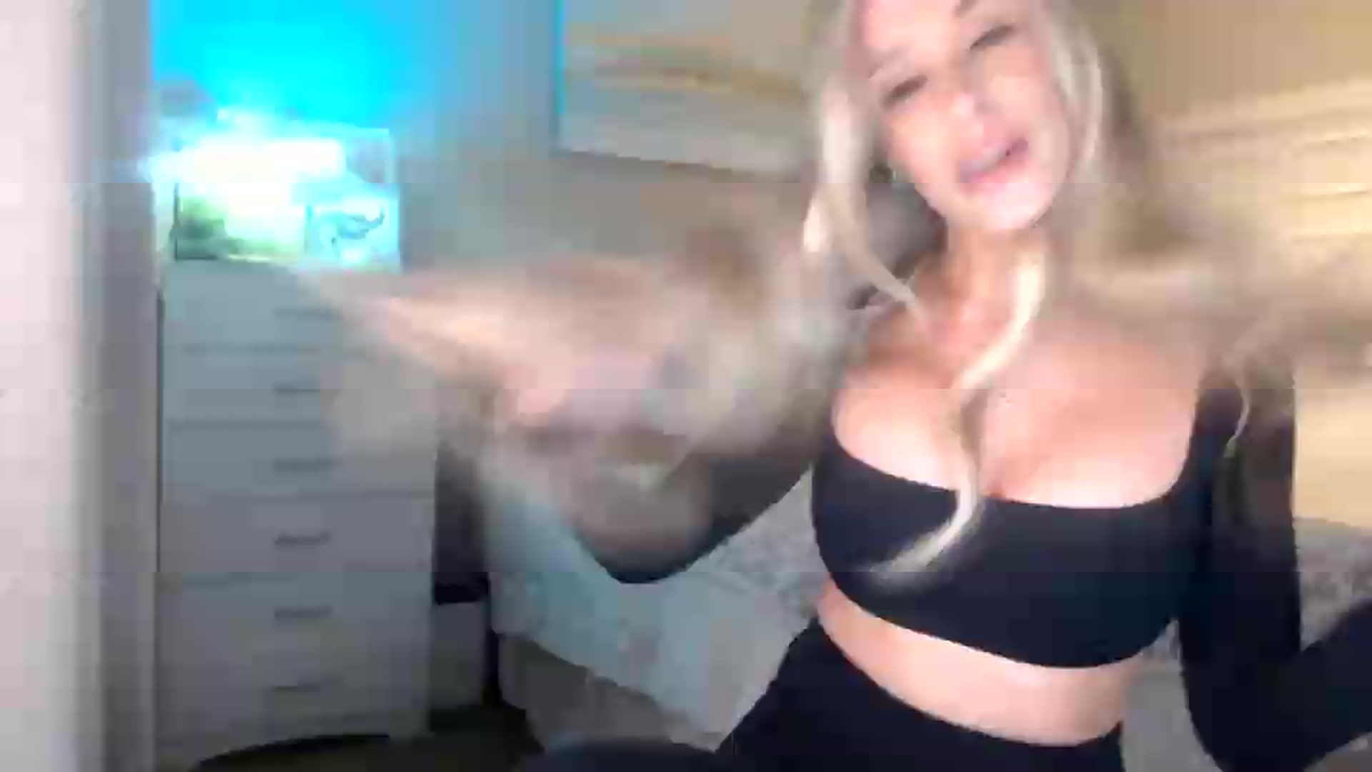 Gallery image thumbnail from Queen_bambii's myfreecams stream on, 06/11/2026, 05:00 image 7 of 20
