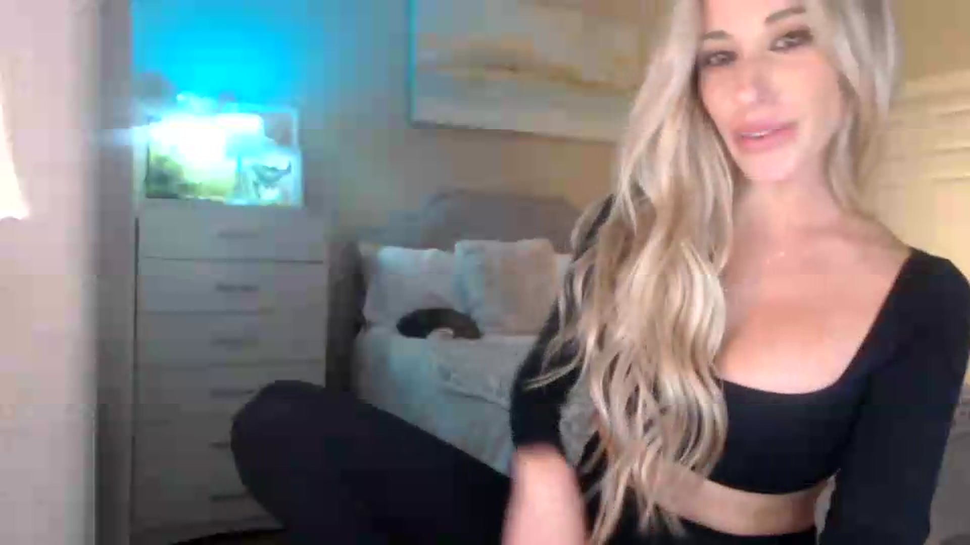 Gallery image thumbnail from Queen_bambii's myfreecams stream on, 06/11/2026, 07:18 image 20 of 20