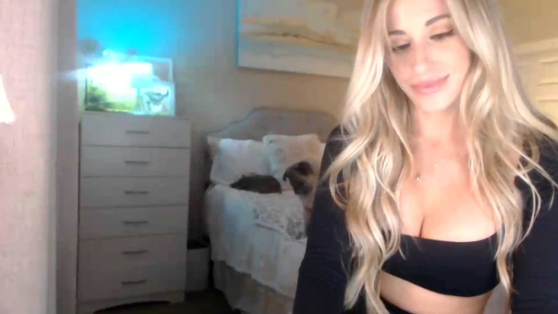 Gallery image thumbnail from Queen_bambii's myfreecams stream on, 06/11/2026, 07:18 image 9 of 20