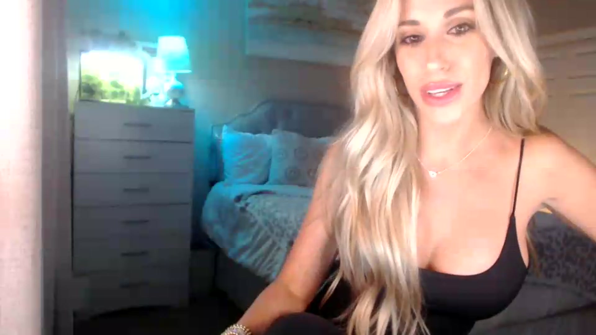 Gallery image thumbnail from Queen_bambii's myfreecams stream on, 06/28/2026, 05:00 image 7 of 20