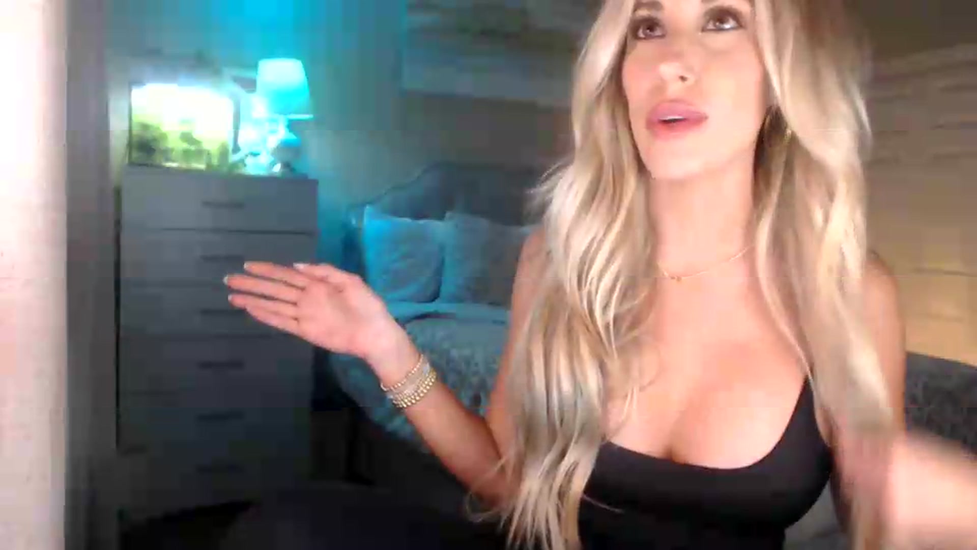 Gallery image thumbnail from Queen_bambii's myfreecams stream on, 06/28/2026, 05:00 image 20 of 20