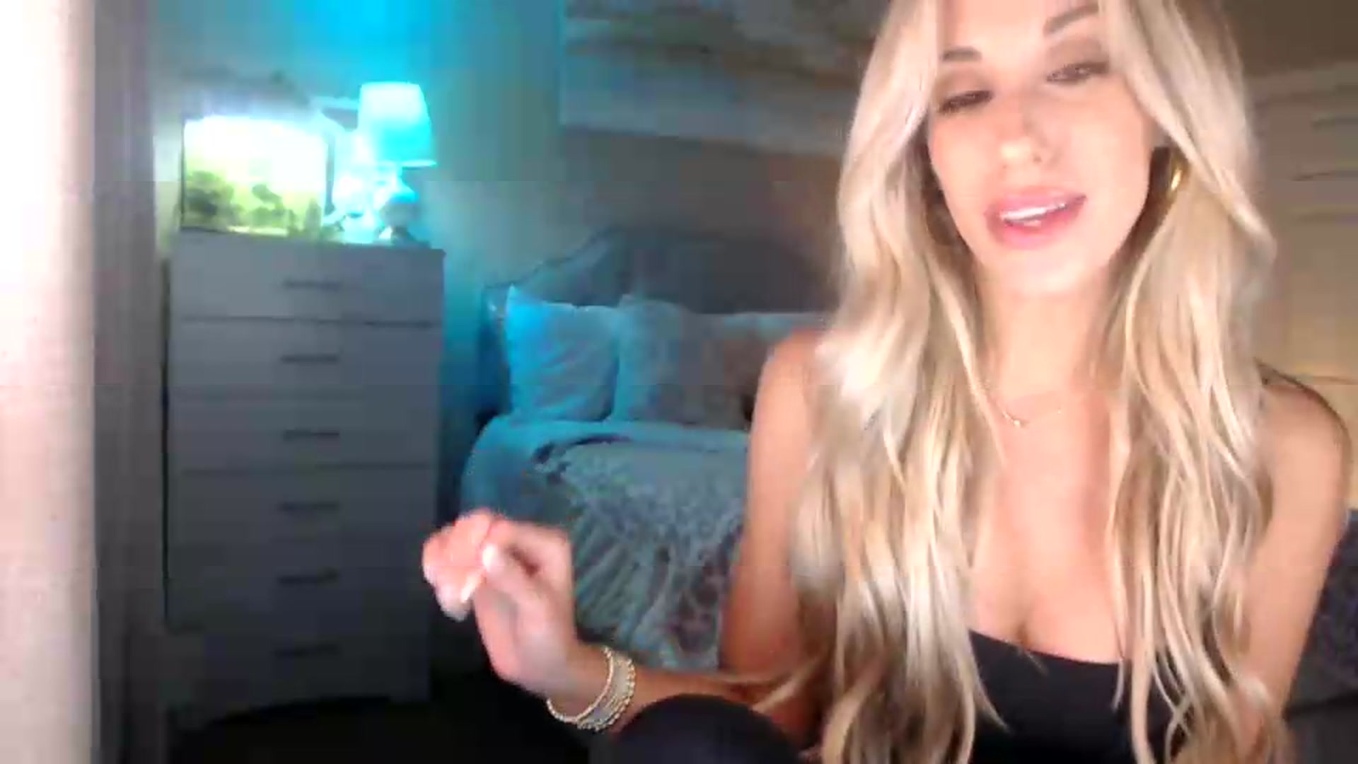 Gallery image thumbnail from Queen_bambii's myfreecams stream on, 06/28/2026, 05:00 image 4 of 20