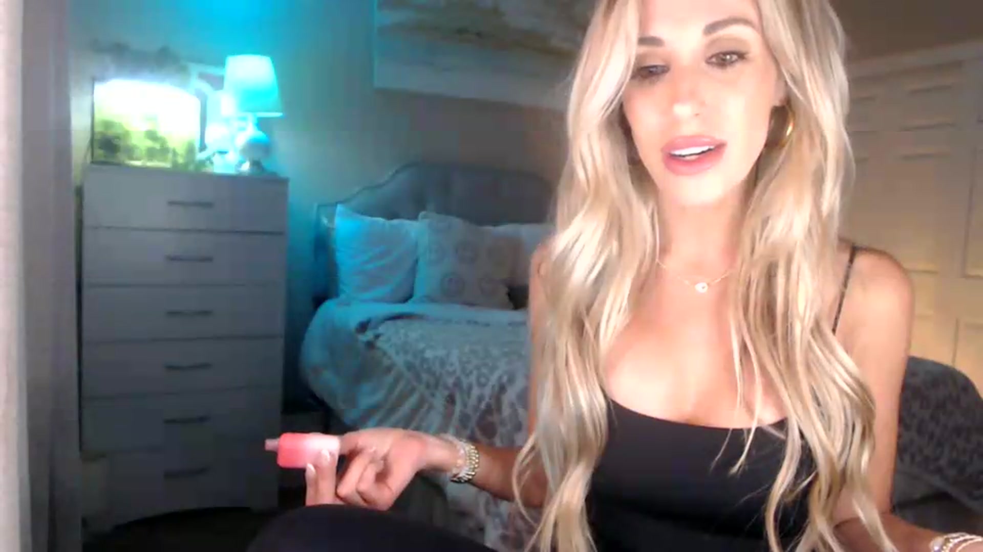 Gallery image thumbnail from Queen_bambii's myfreecams stream on, 06/28/2026, 07:22 image 2 of 20