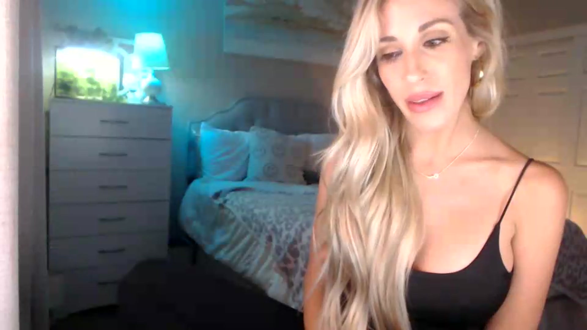 Gallery image thumbnail from Queen_bambii's myfreecams stream on, 06/28/2026, 07:22 image 9 of 20