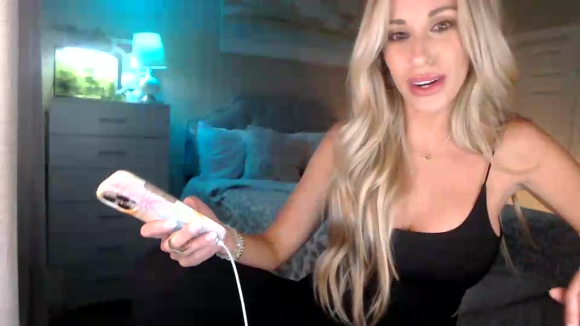 Gallery image thumbnail from Queen_bambii's myfreecams stream on, 06/28/2026, 07:22 image 3 of 20
