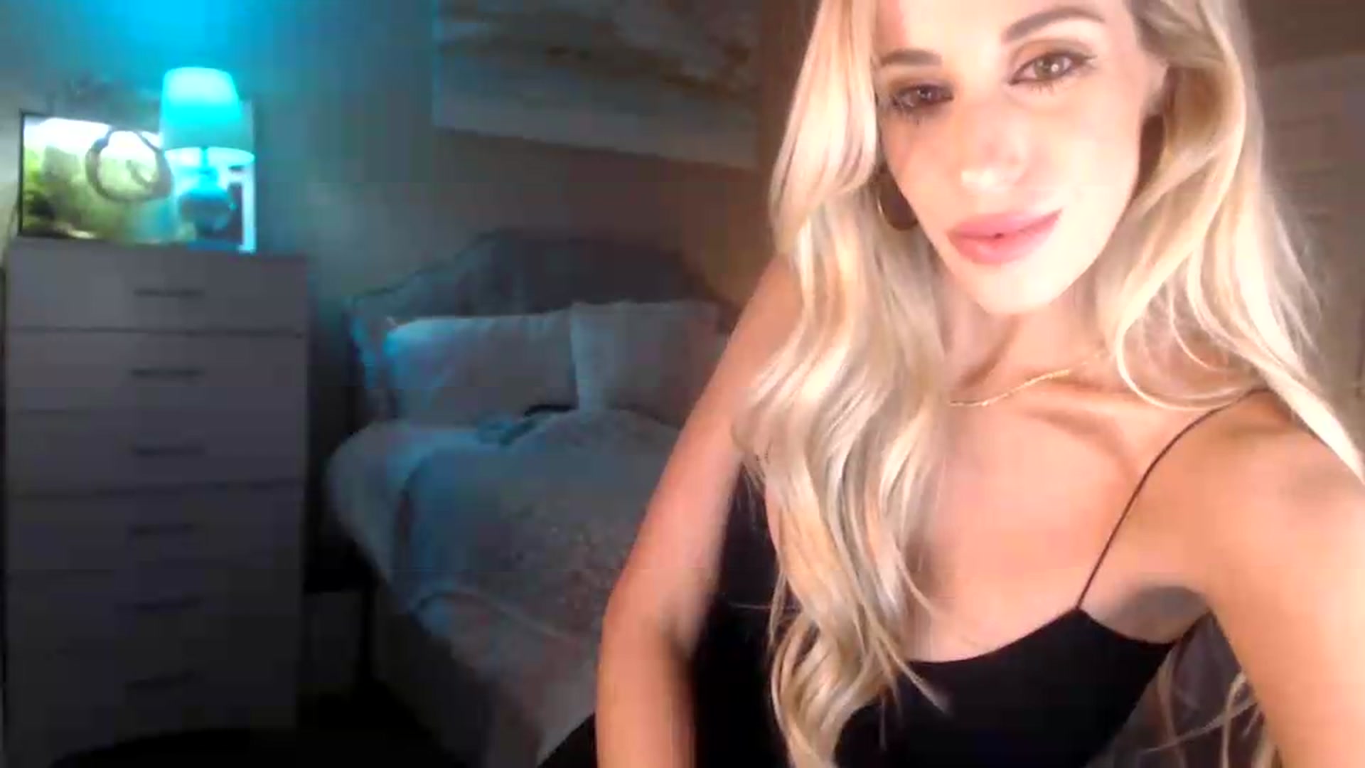 Gallery image thumbnail from Queen_bambii's myfreecams stream on, 07/02/2026, 06:37 image 15 of 20