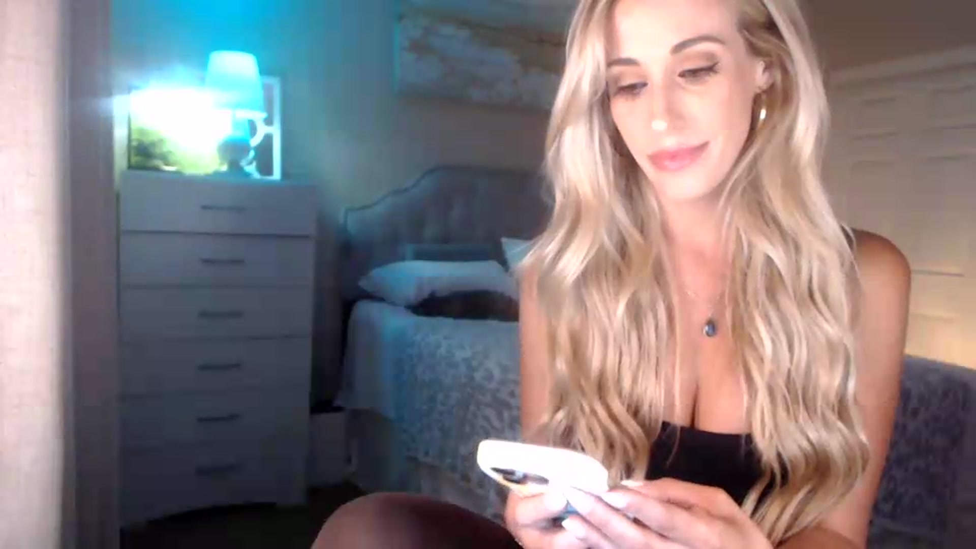 Gallery image thumbnail from Queen_bambii's myfreecams stream on, 07/18/2026, 07:28 image 3 of 20